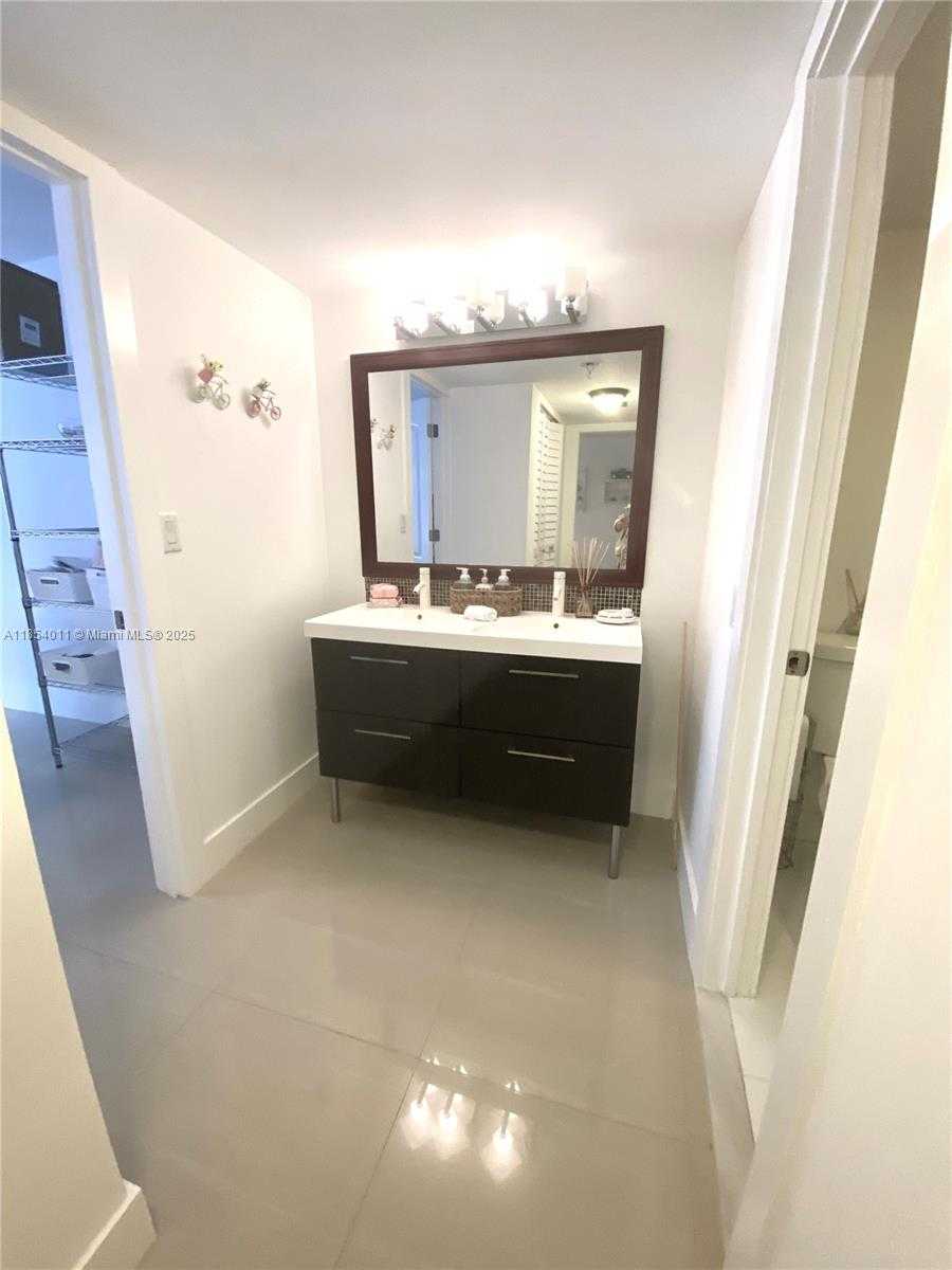 Small Image of 3301 NORTH COUNTRY CLUB DR #112, Aventura Number 18