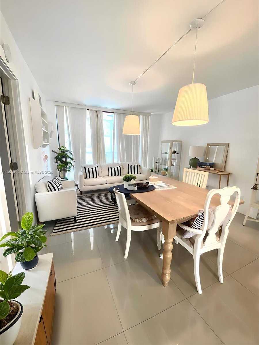 Small Image of 3301 NORTH COUNTRY CLUB DR #112, Aventura Number 4