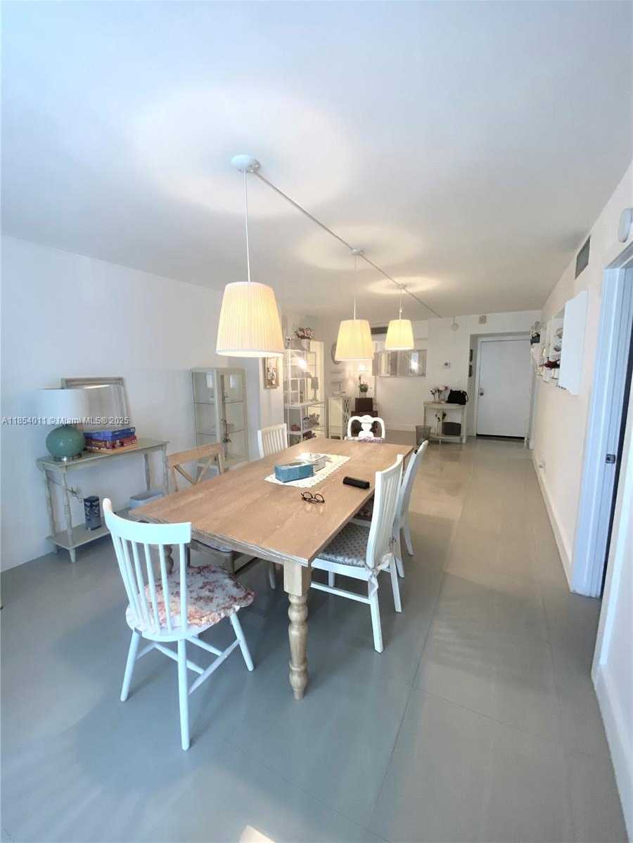 Small Image of 3301 NORTH COUNTRY CLUB DR #112, Aventura Number 5