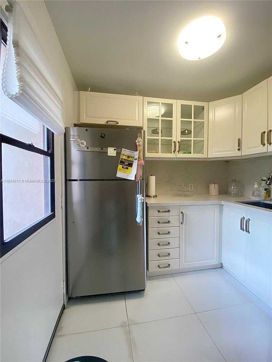 Small Image of 3301 NORTH COUNTRY CLUB DR #112, Aventura Number 8