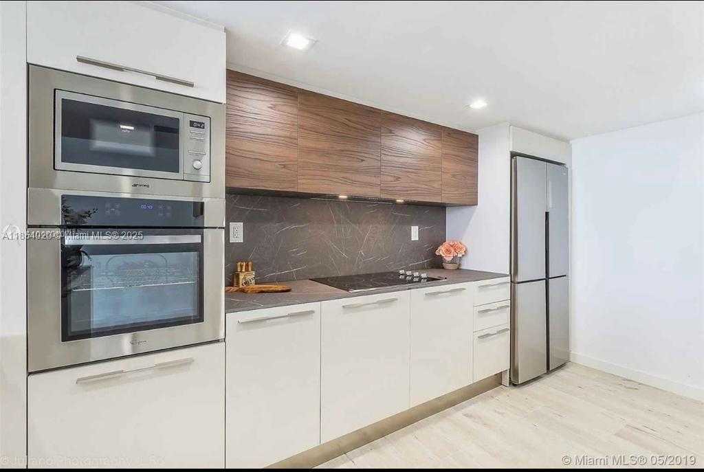 Small Image of 7601 EAST TREASURE DR #707, North Bay Village Number 17