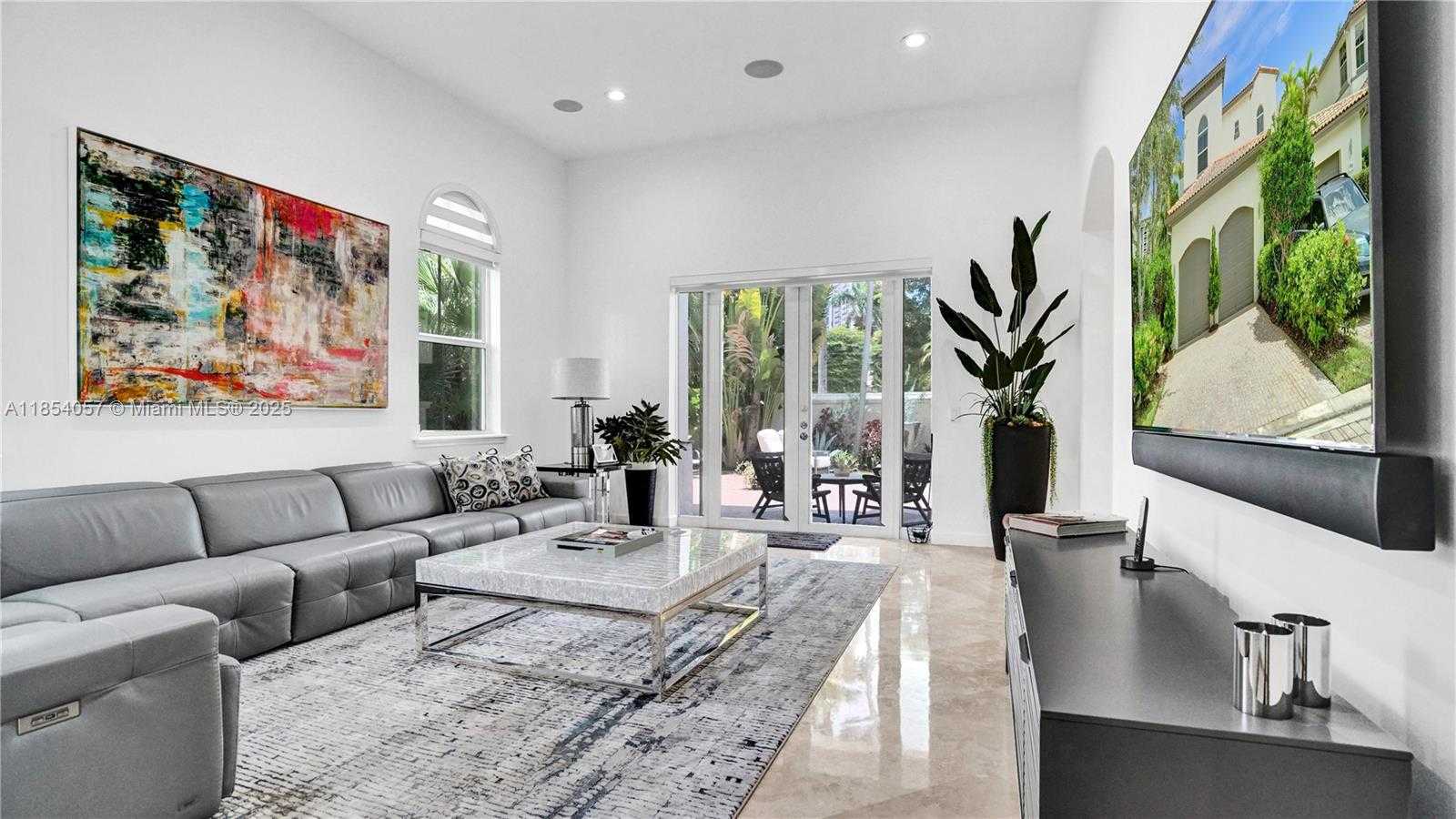 Small Image of 822 EAST SPINNAKER DR E, Hollywood Number 2