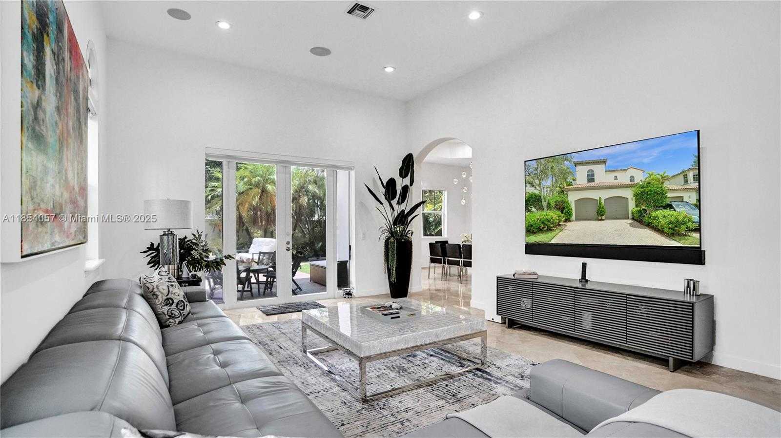 Small Image of 822 EAST SPINNAKER DR E, Hollywood Number 3