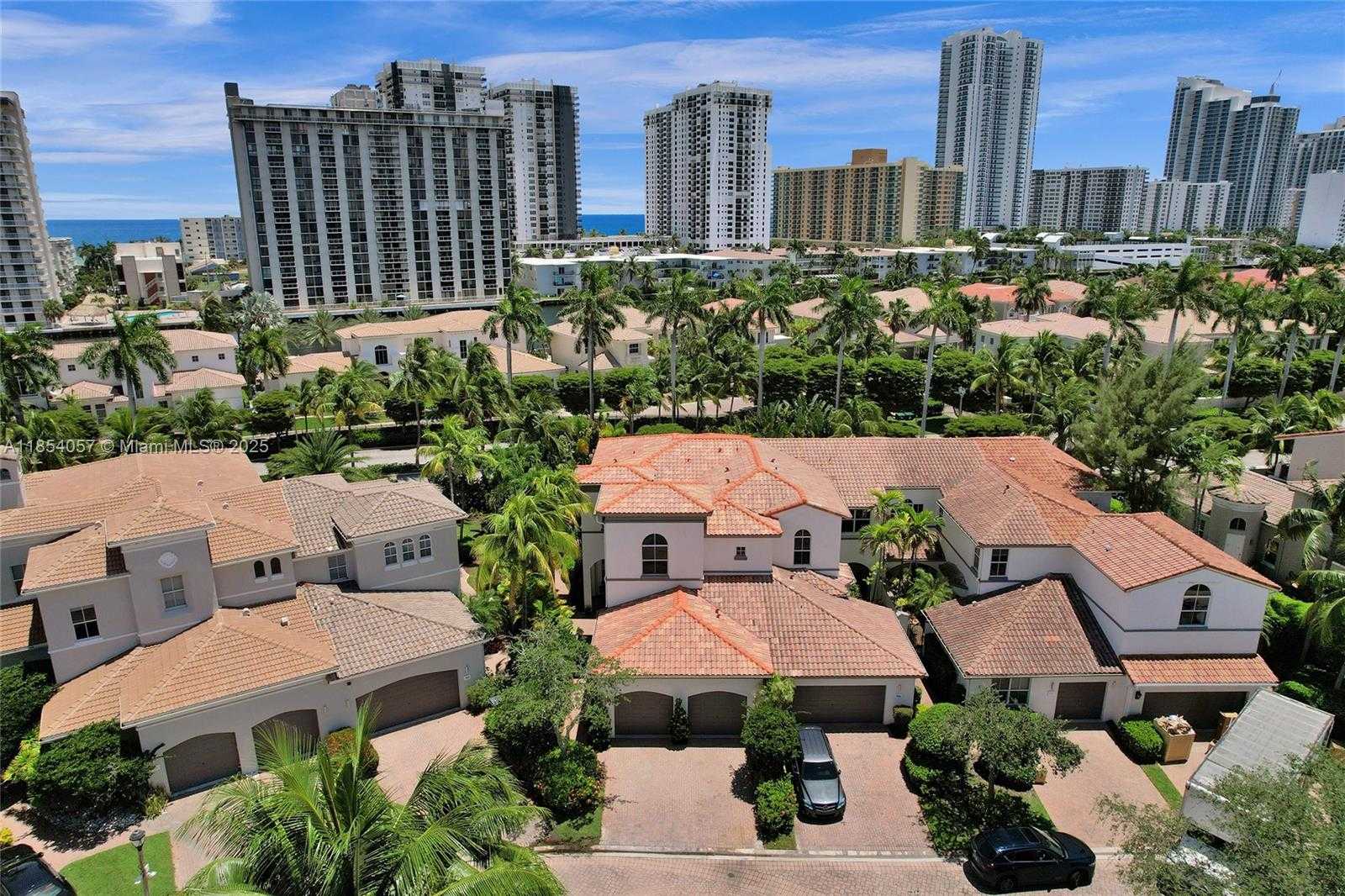 Small Image of 822 EAST SPINNAKER DR E, Hollywood Number 31