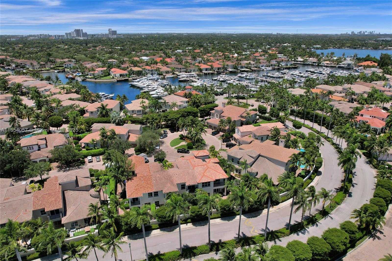 Small Image of 822 EAST SPINNAKER DR E, Hollywood Number 35