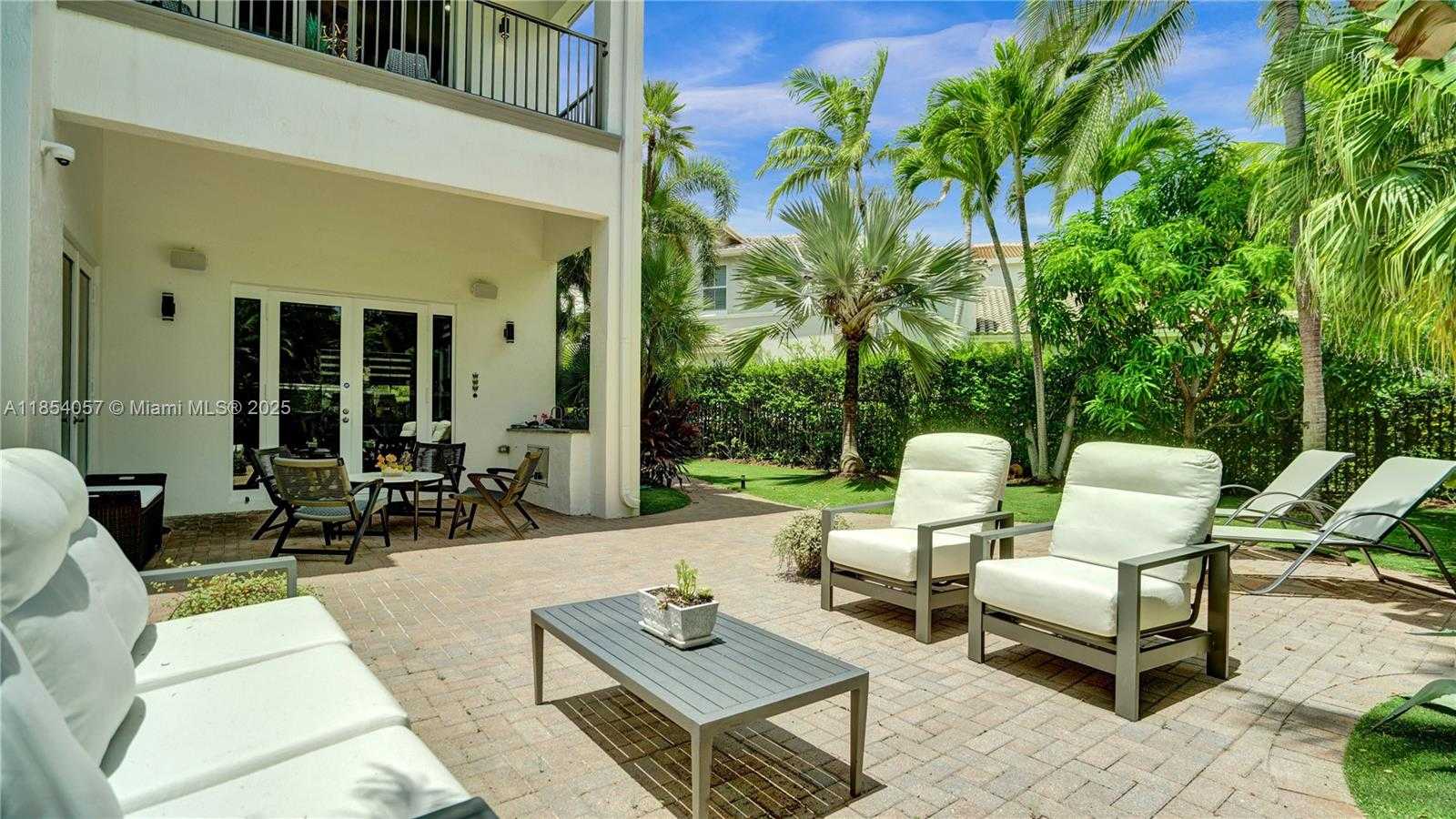 Small Image of 822 EAST SPINNAKER DR E, Hollywood Number 5