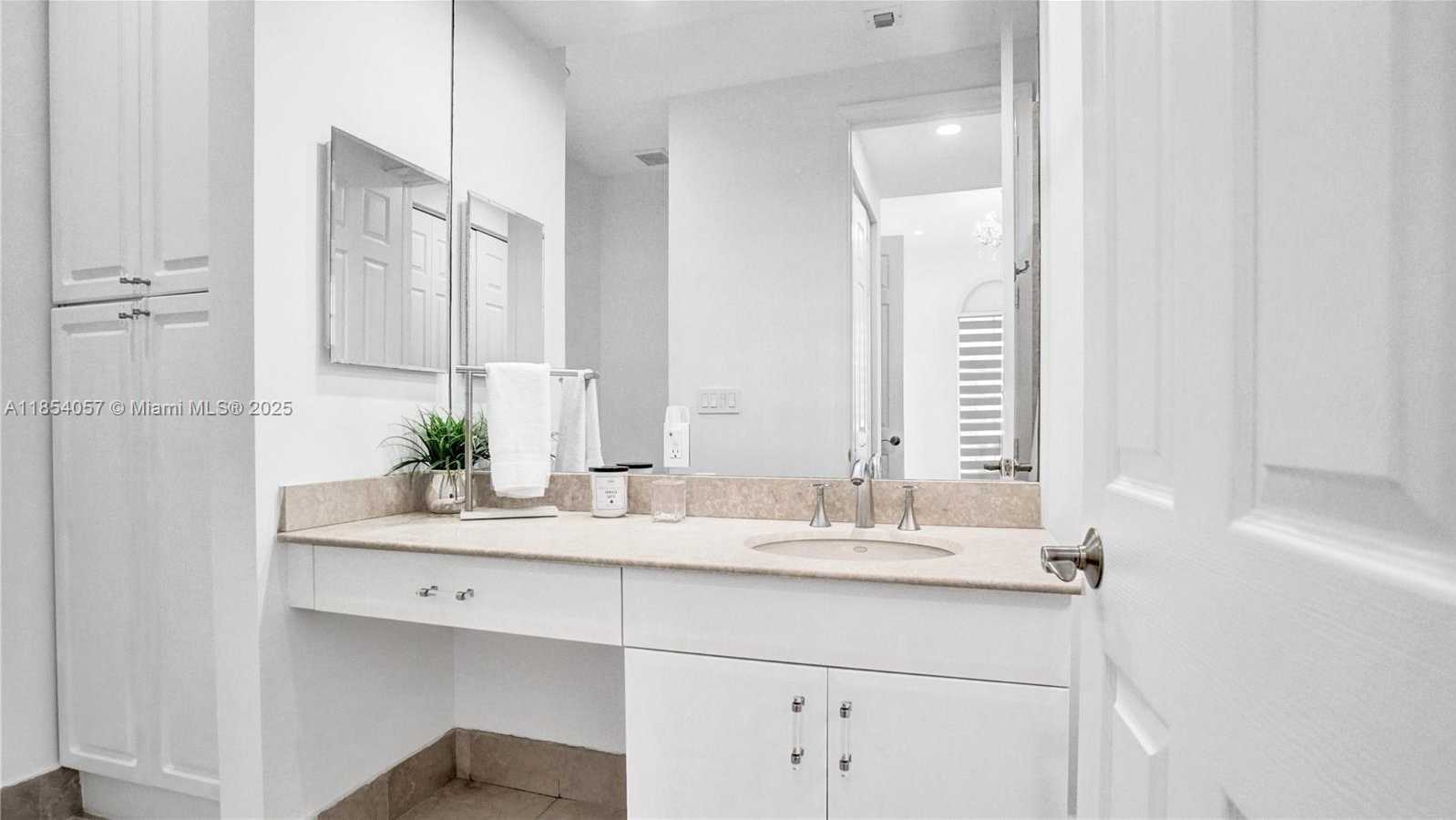 Small Image of 822 EAST SPINNAKER DR E, Hollywood Number 62