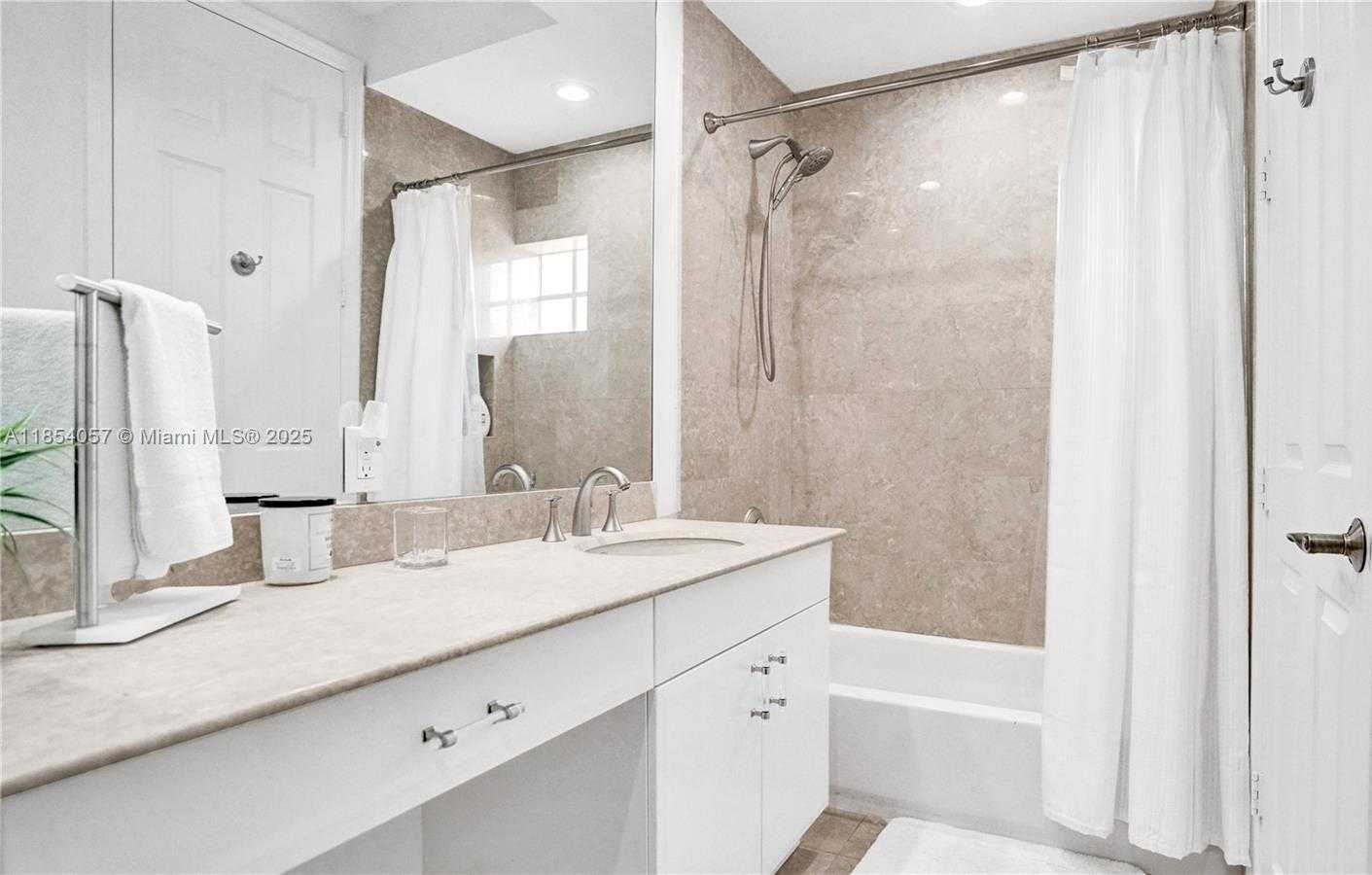 Small Image of 822 EAST SPINNAKER DR E, Hollywood Number 63