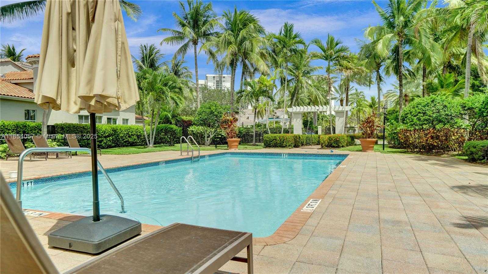 Small Image of 822 EAST SPINNAKER DR E, Hollywood Number 69
