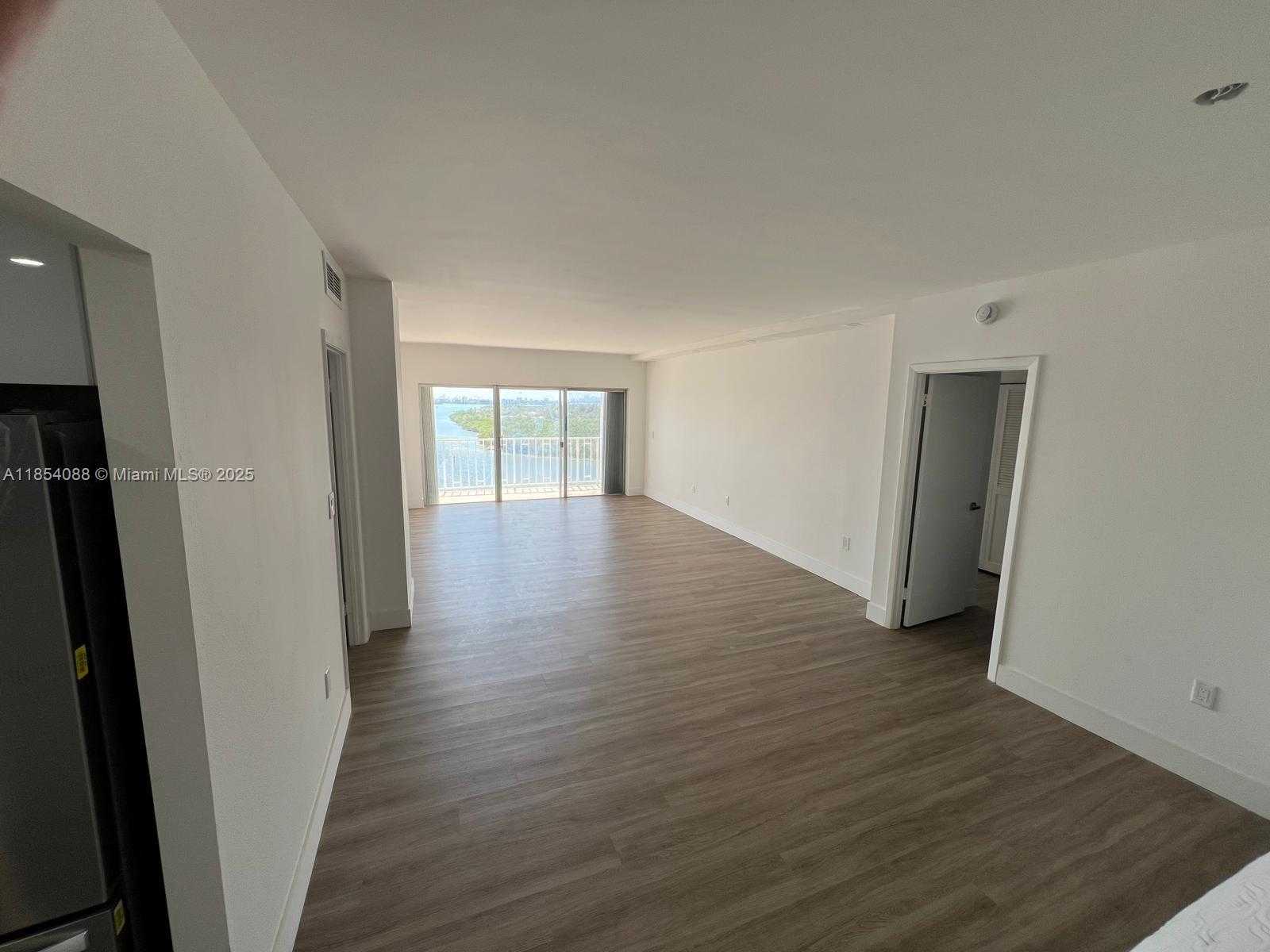 Small Image of 500 BAYVIEW DR #1120, Sunny Isles Beach Number 16