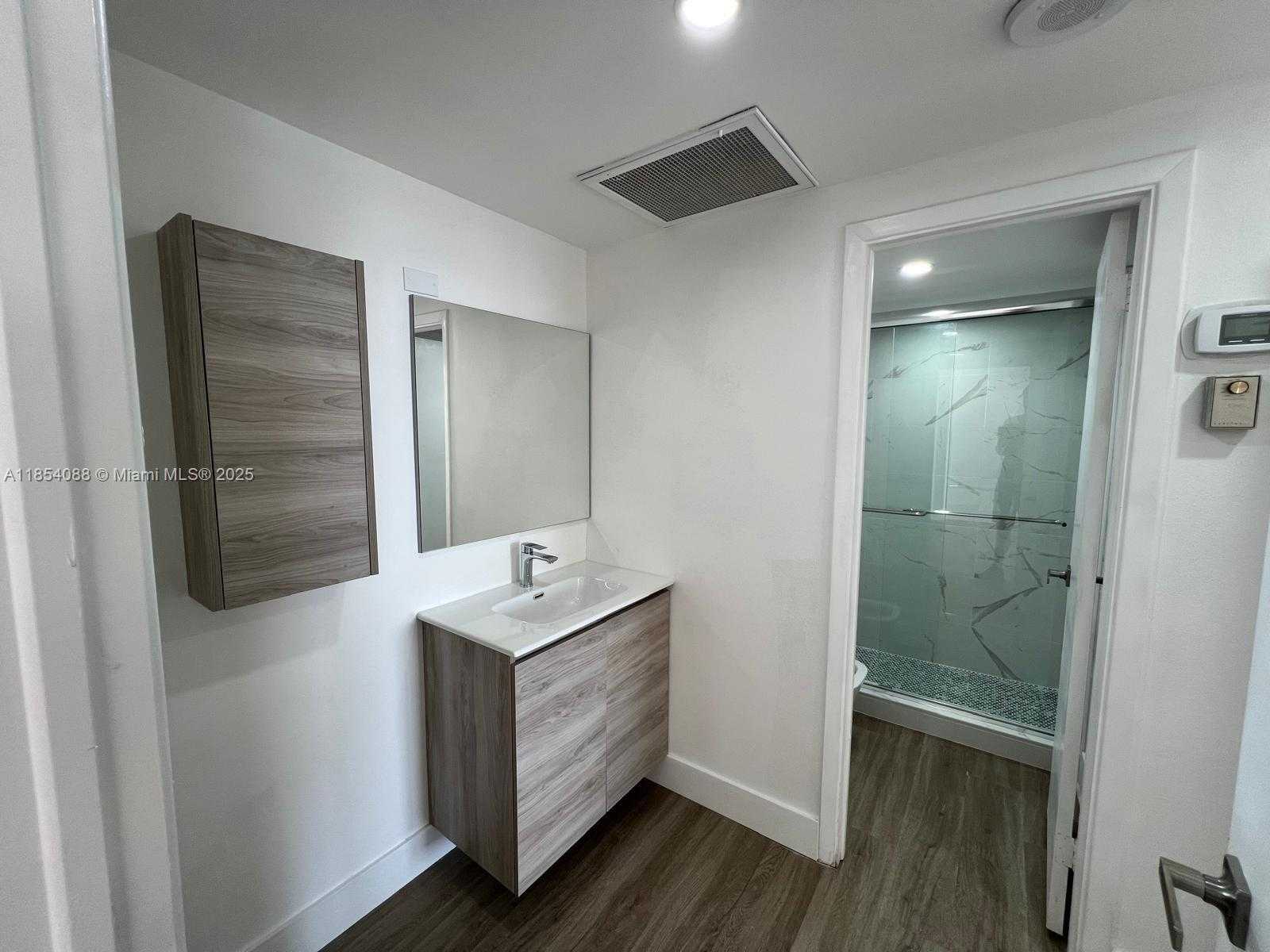 Small Image of 500 BAYVIEW DR #1120, Sunny Isles Beach Number 40