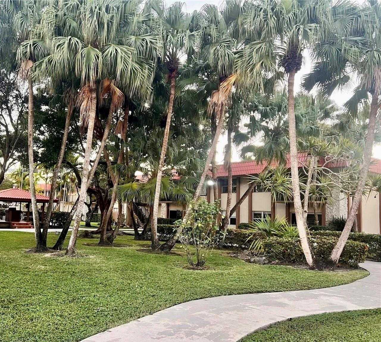 Small Image of 10401 SOUTH WEST 108TH AVE #136, Miami Number 19