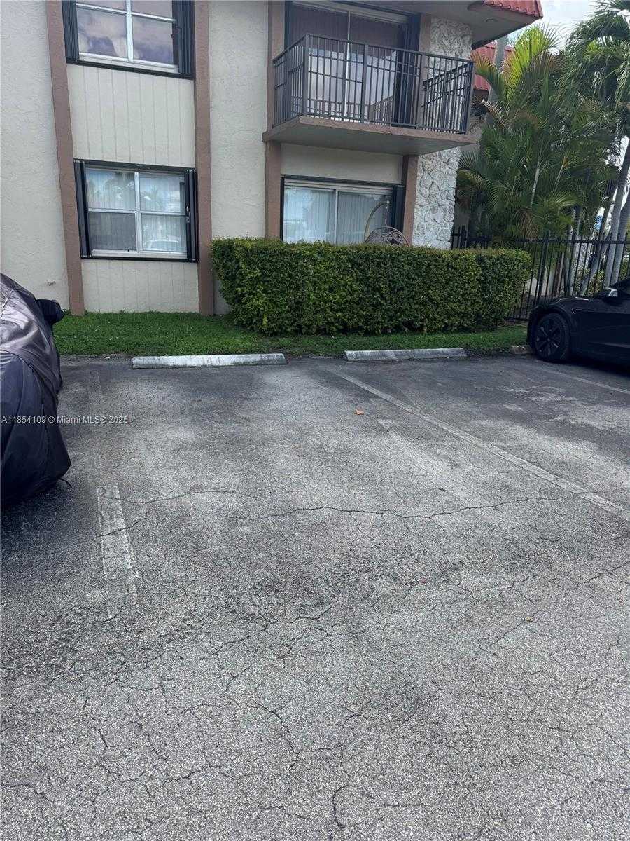 Small Image of 10401 SOUTH WEST 108TH AVE #136, Miami Number 24