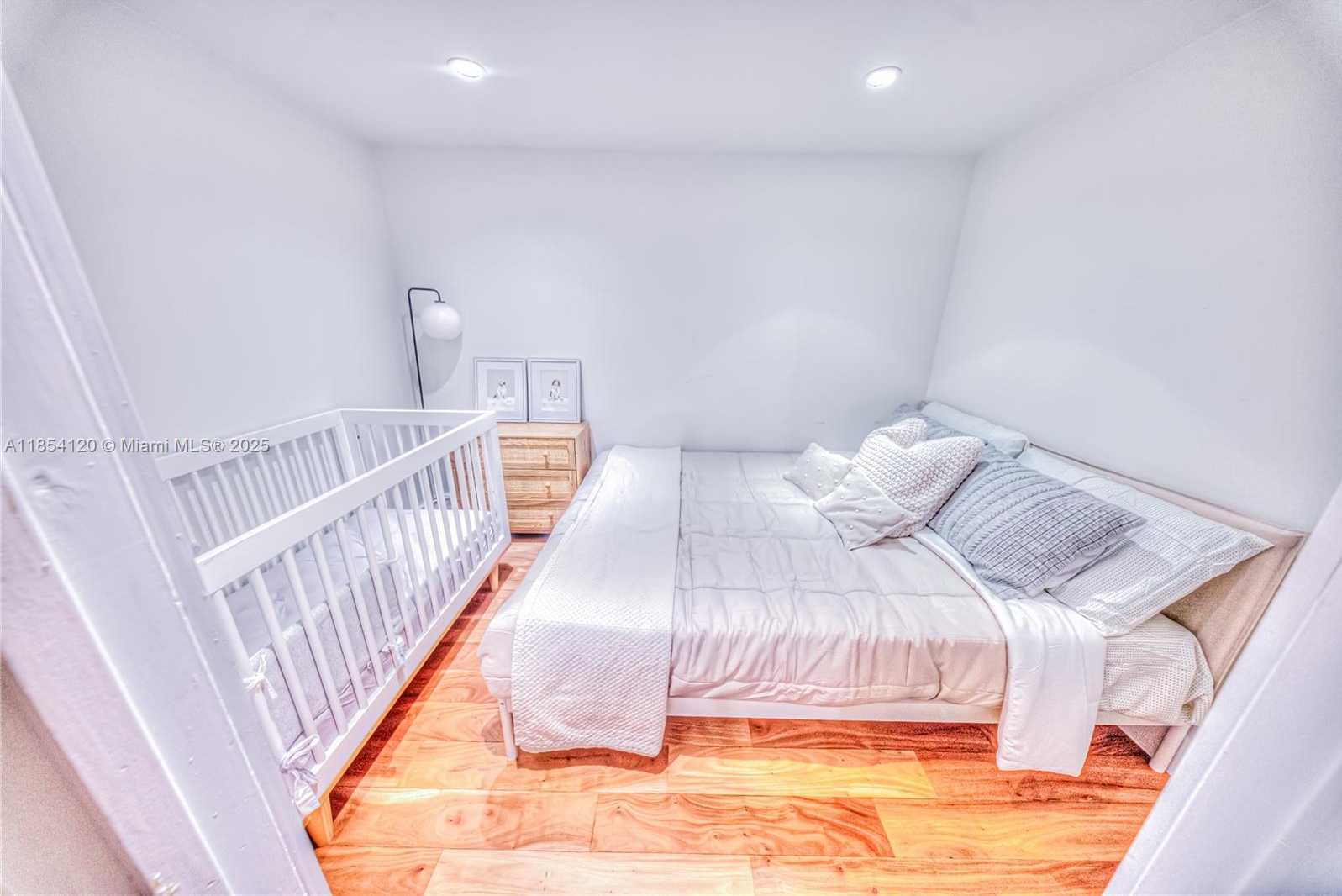 Small Image of 121 CRANDON BLVD #249, Key Biscayne Number 12