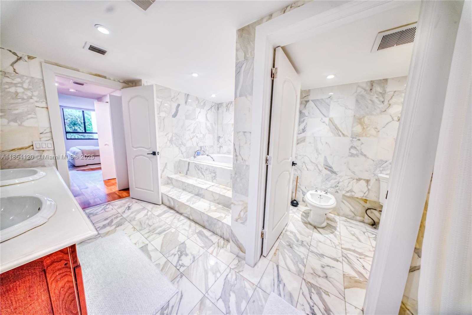 Small Image of 121 CRANDON BLVD #249, Key Biscayne Number 8