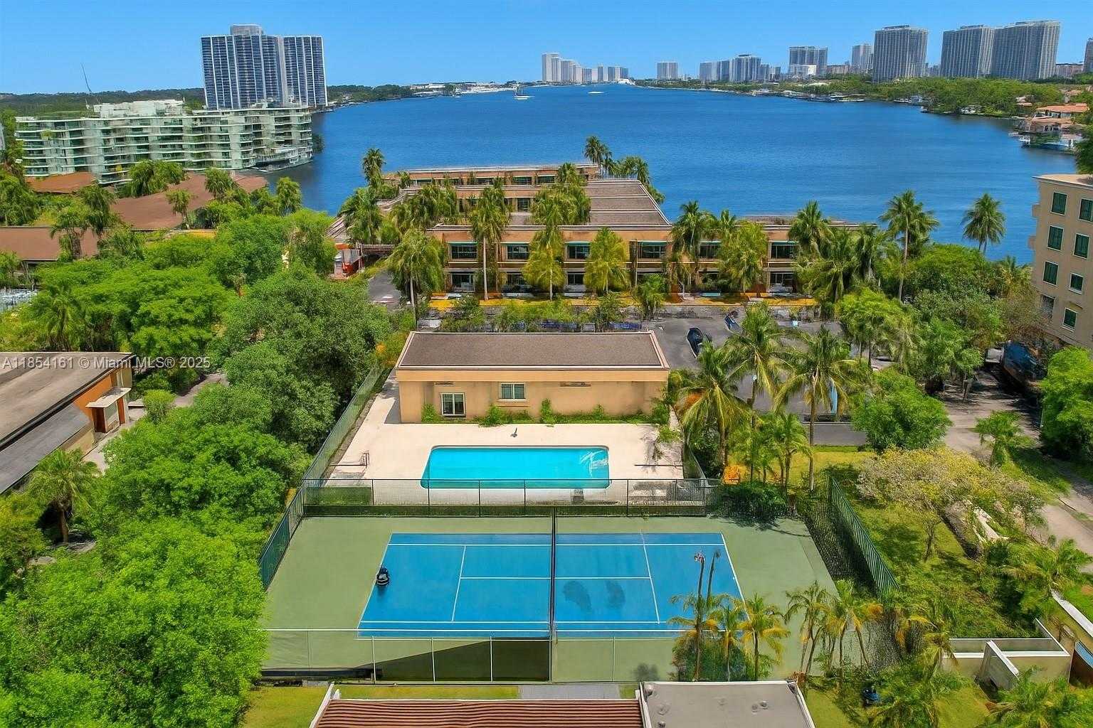 Small Image of North Miami Beach Number 17