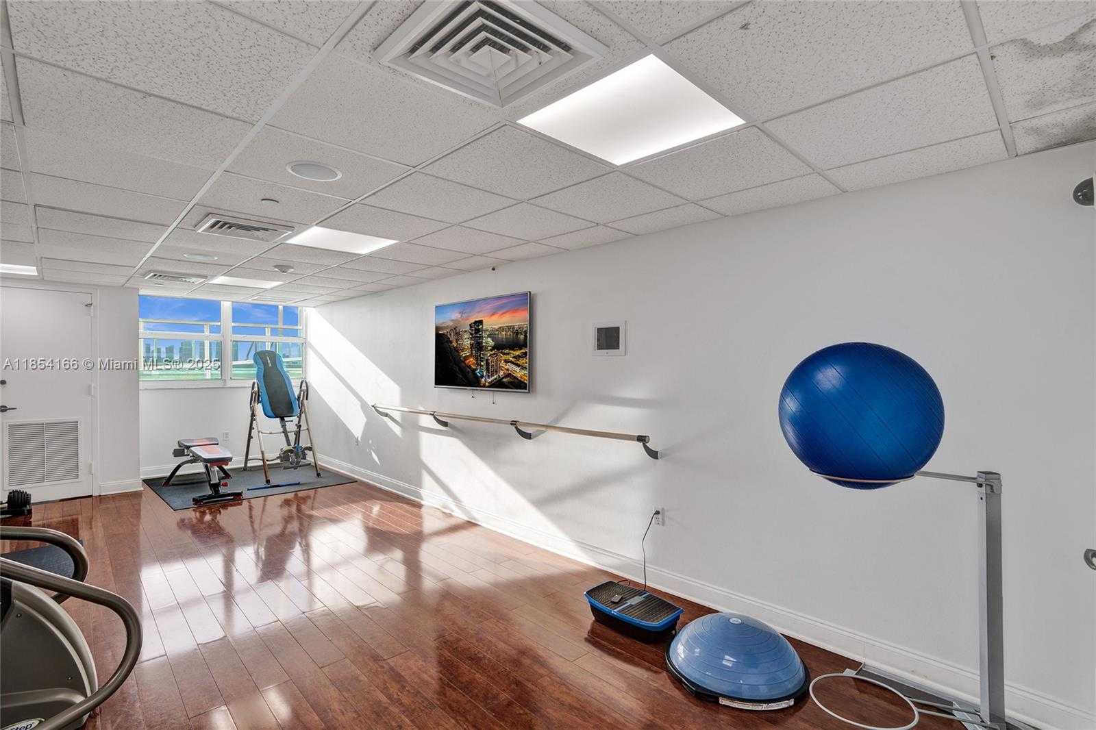 Small Image of 650 WEST AVE #1408, Miami Beach Number 19