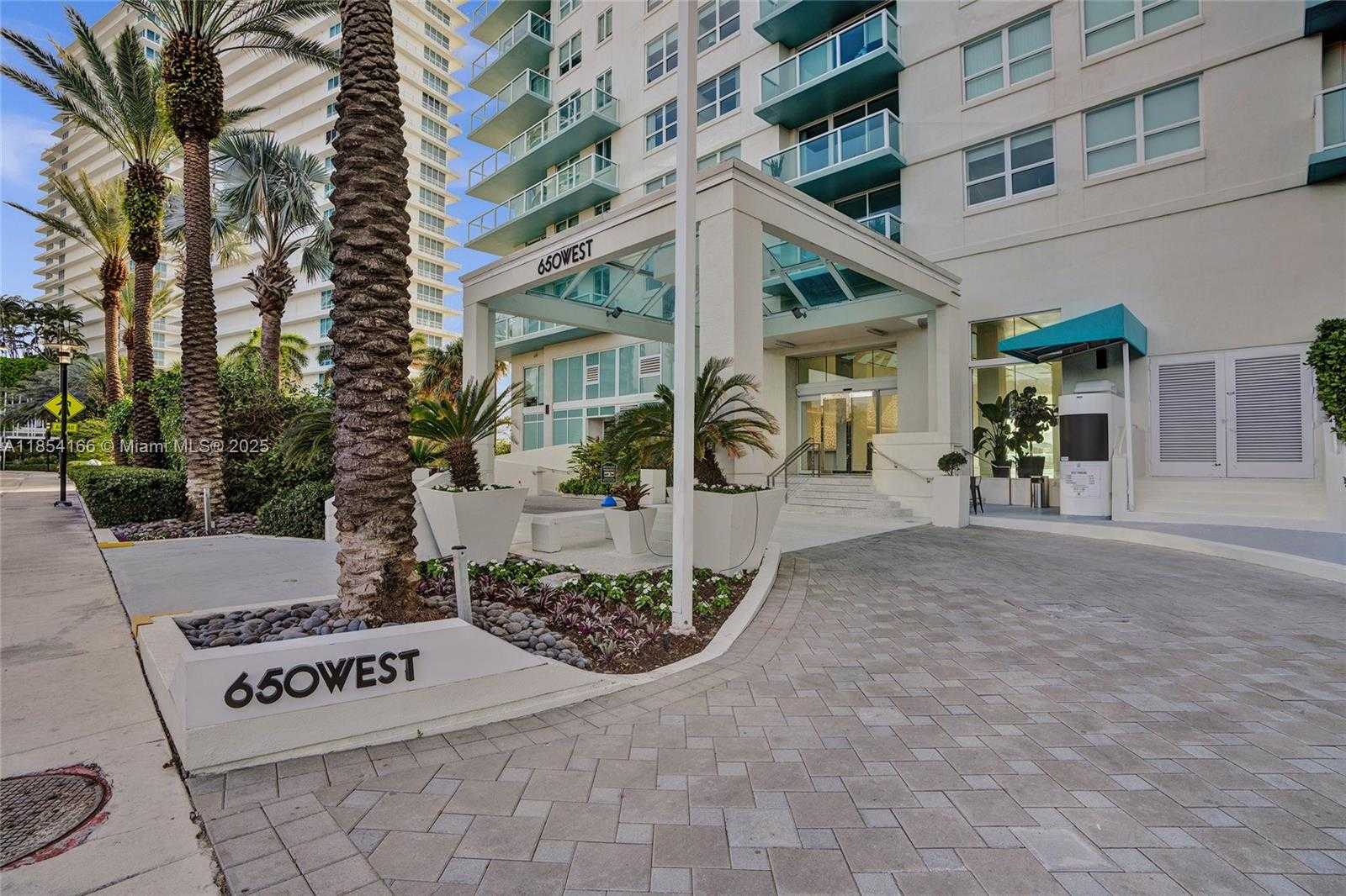 Small Image of 650 WEST AVE #1408, Miami Beach Number 26