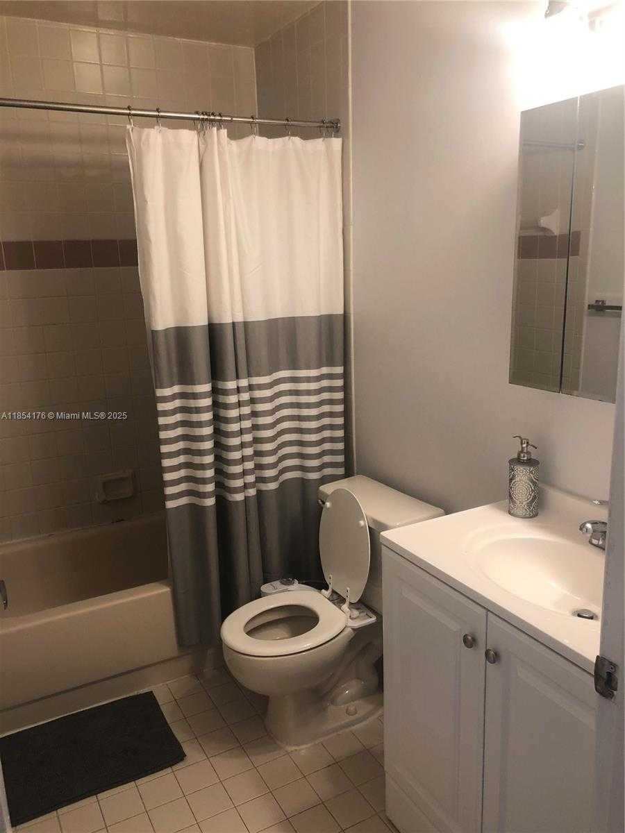 Small Image of 1823 WEST MEADOWS CIR W #1823, Boynton Beach Number 14