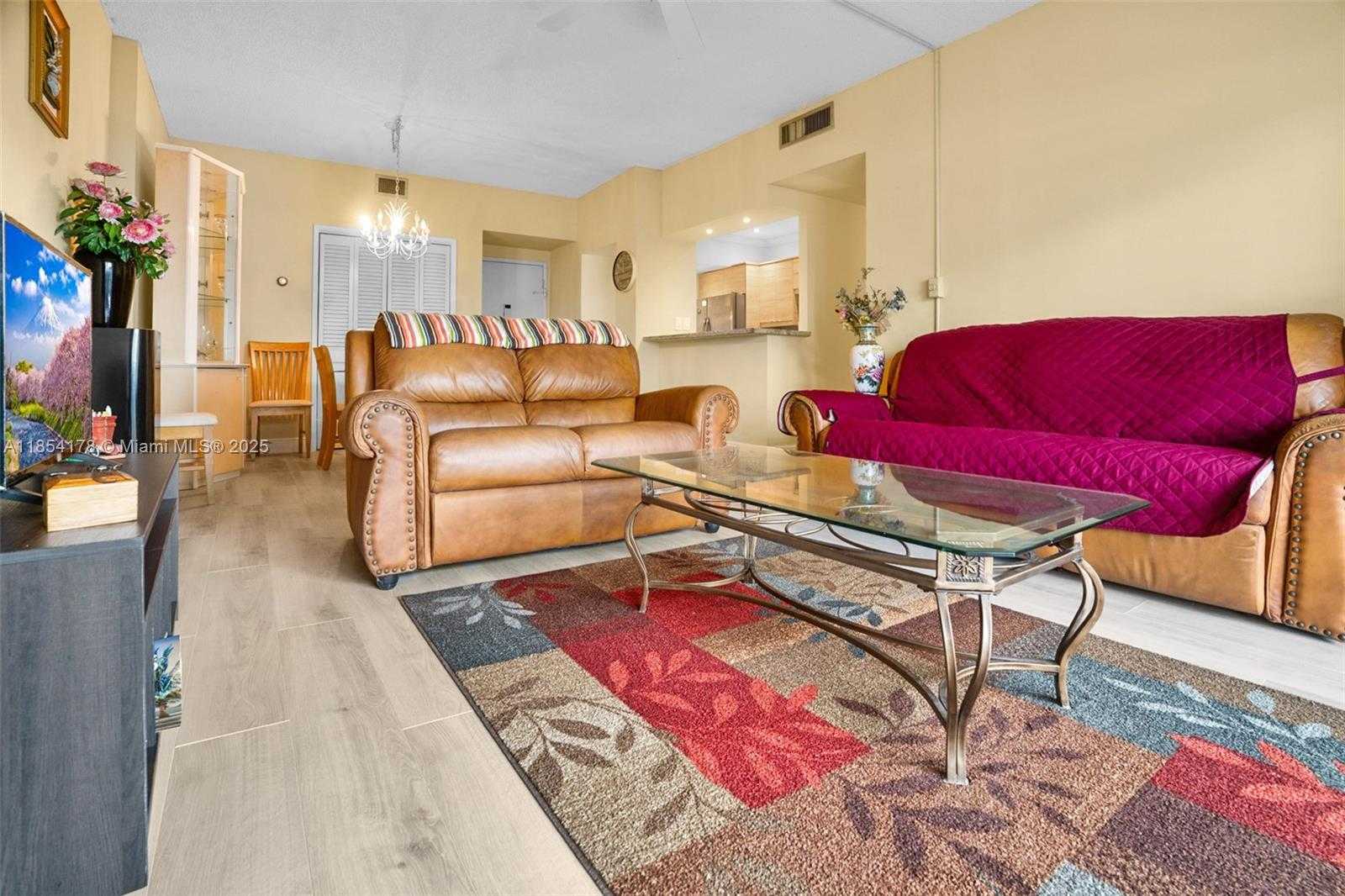Small Image of 4350 HILLCREST DR #118, Hollywood Number 11