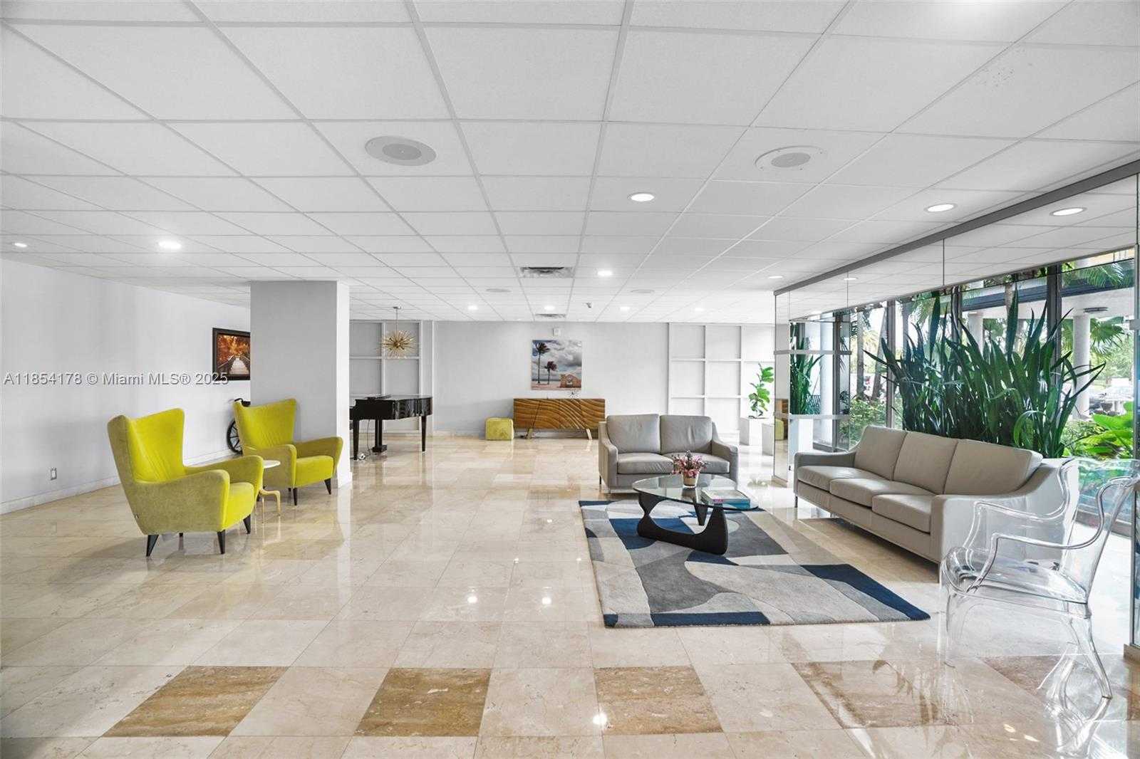 Small Image of 4350 HILLCREST DR #118, Hollywood Number 2