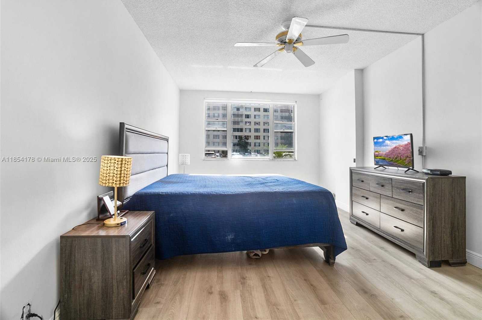 Small Image of 4350 HILLCREST DR #118, Hollywood Number 21