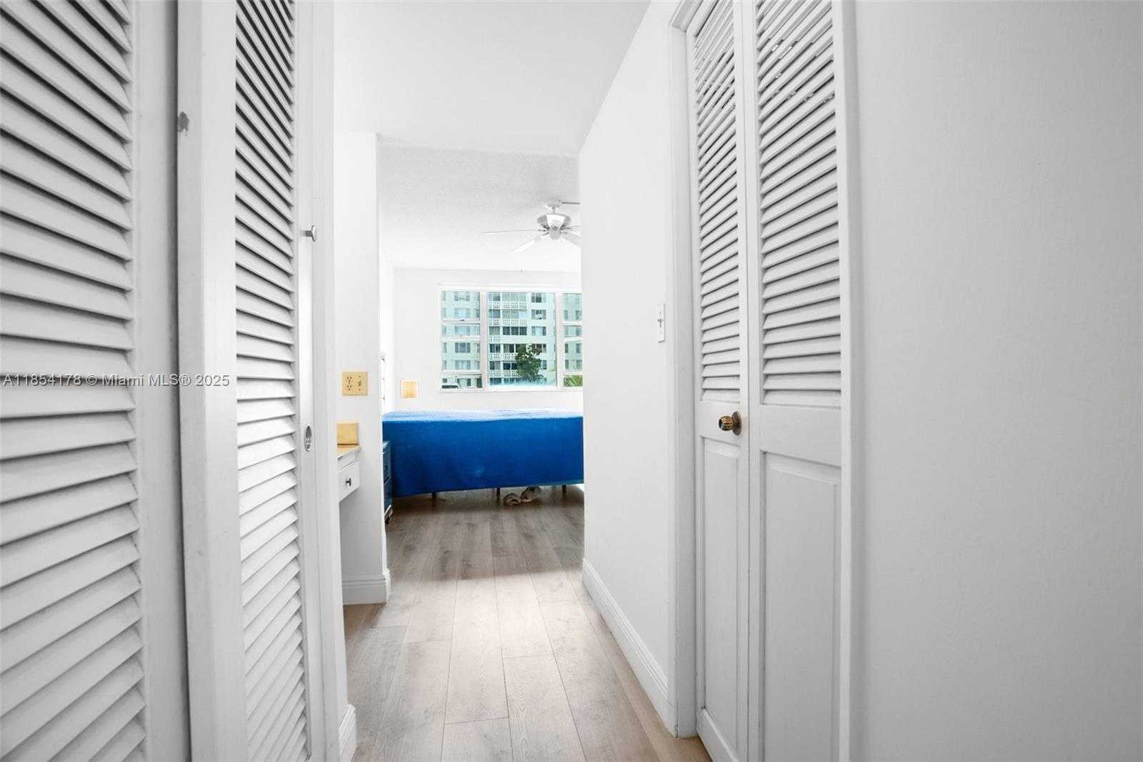 Small Image of 4350 HILLCREST DR #118, Hollywood Number 23