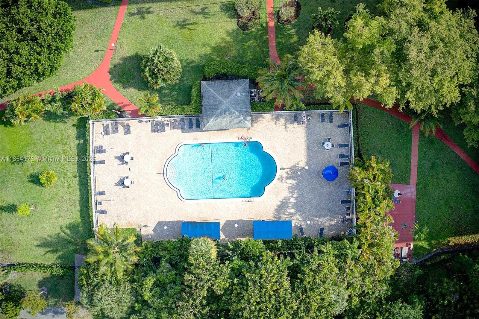 Small Image of 4350 HILLCREST DR #118, Hollywood Number 32