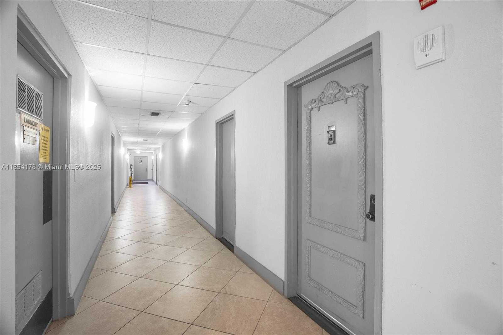 Small Image of 4350 HILLCREST DR #118, Hollywood Number 5