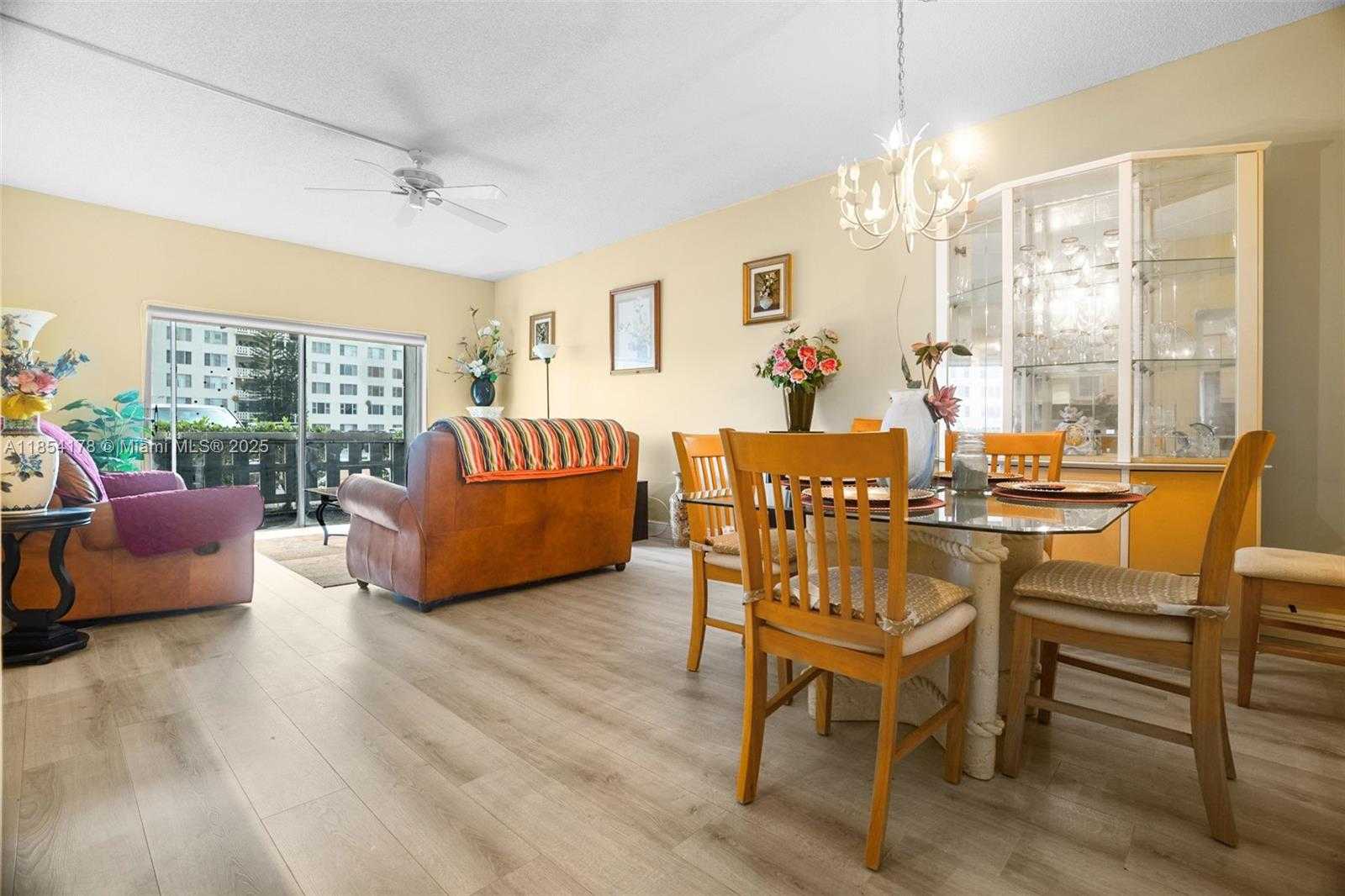 Small Image of 4350 HILLCREST DR #118, Hollywood Number 9