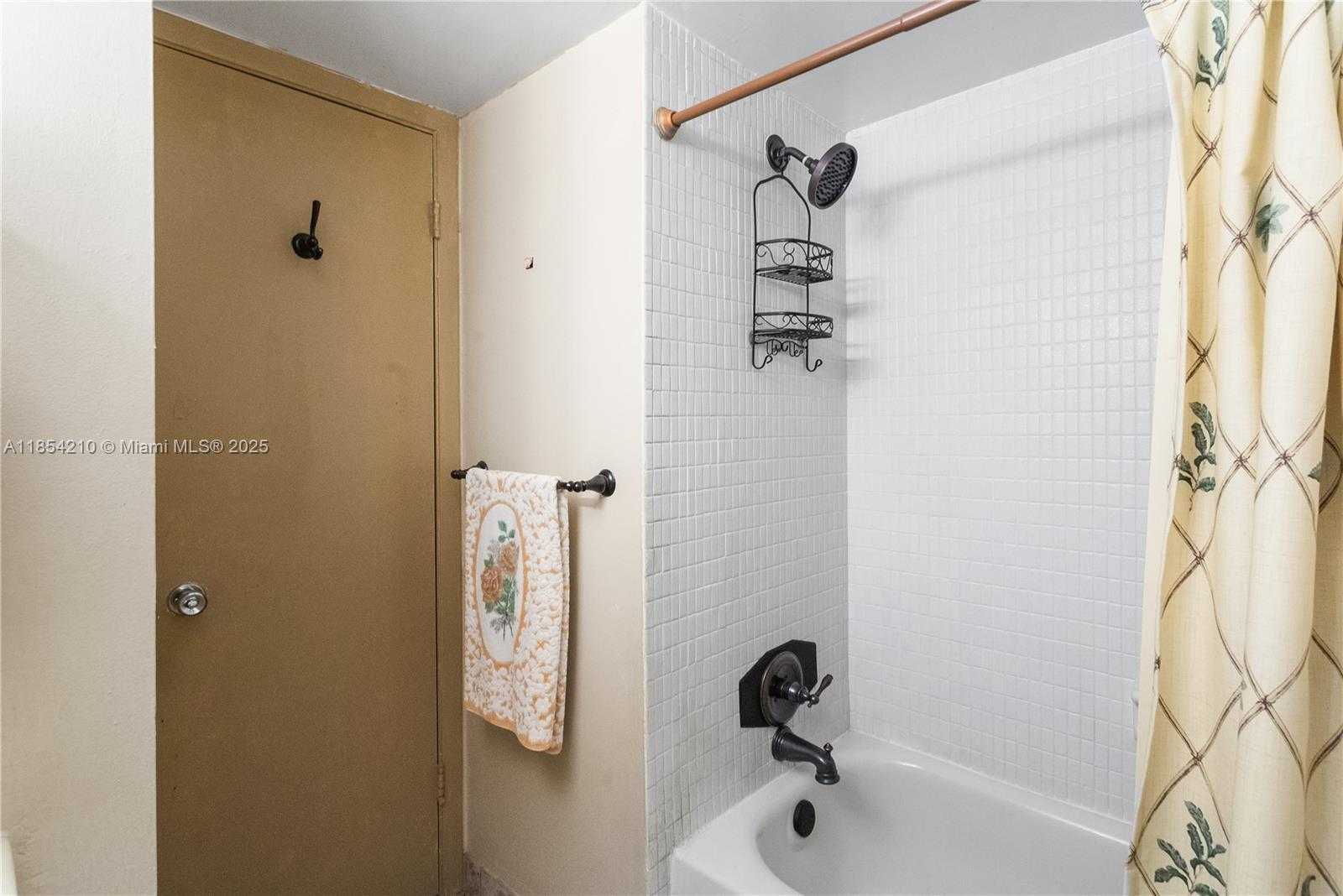 Small Image of 1425 ARTHUR ST #205A, Hollywood Number 9