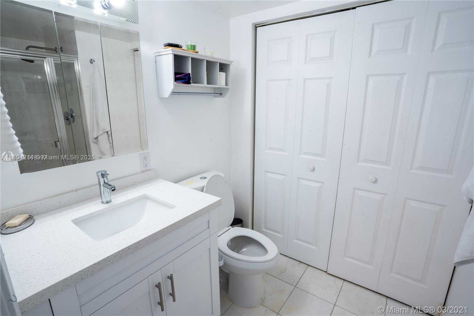 Small Image of 3530 MYSTIC POINTE DR #2509, Aventura Number 16