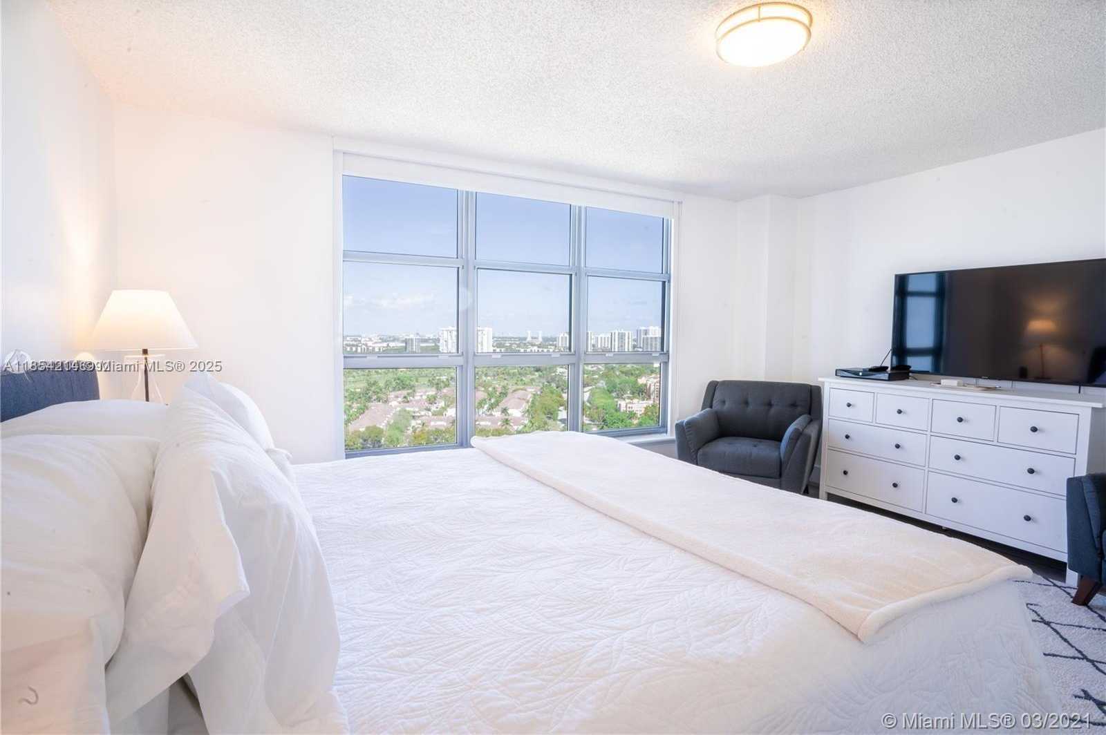 Small Image of 3530 MYSTIC POINTE DR #2509, Aventura Number 21