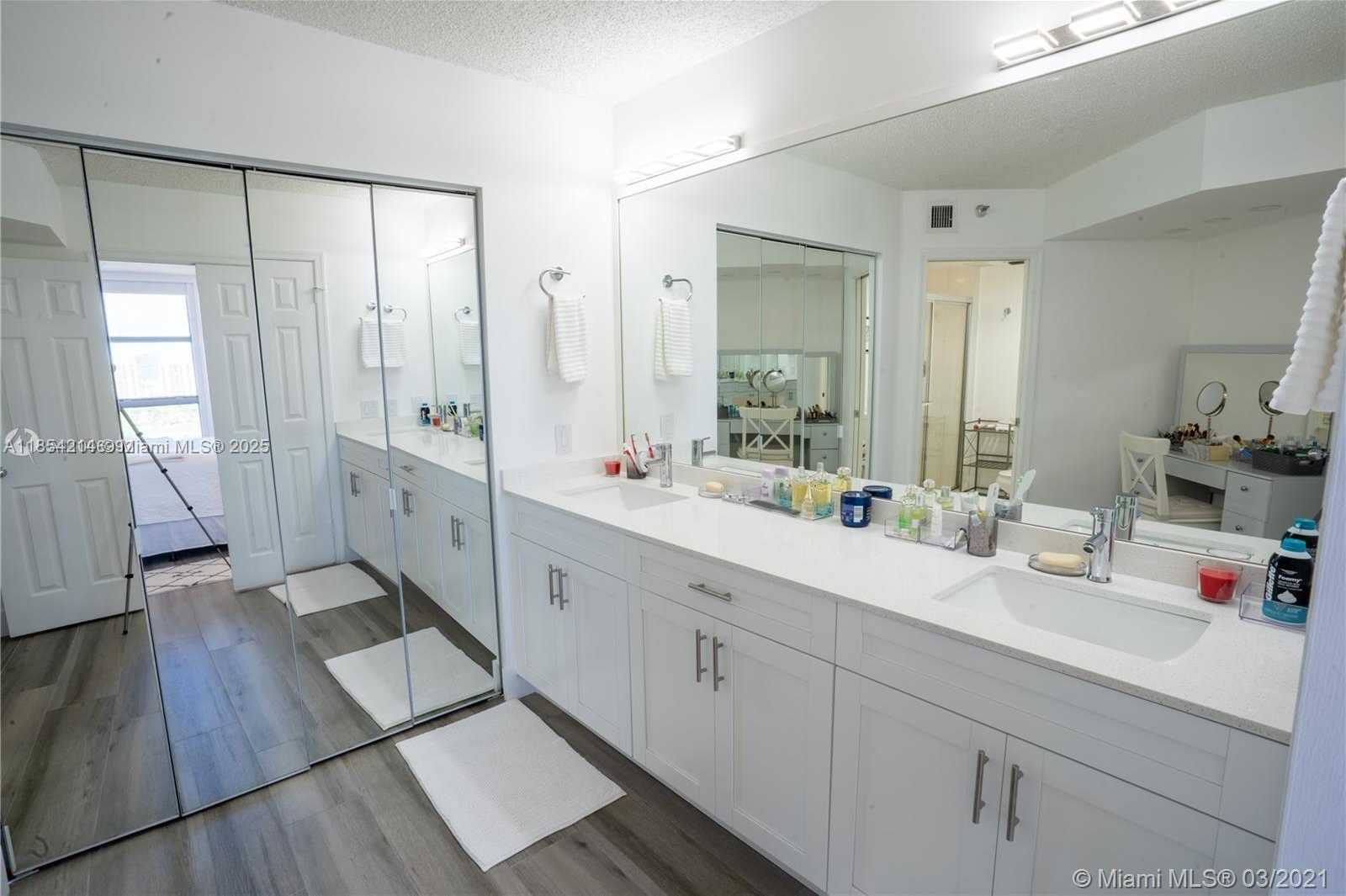 Small Image of 3530 MYSTIC POINTE DR #2509, Aventura Number 23