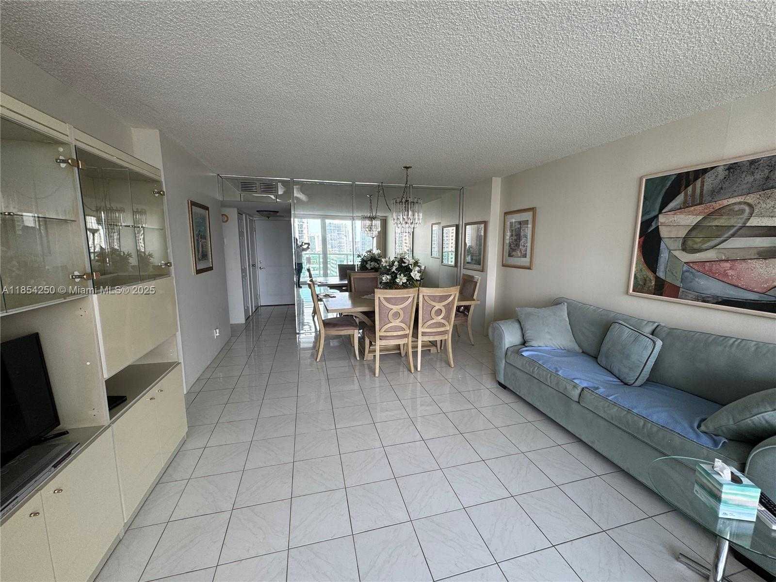 Small Image of 100 BAYVIEW DR #1530, Sunny Isles Beach Number 16