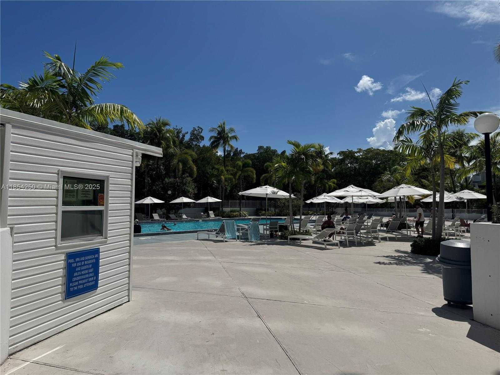 Small Image of 100 BAYVIEW DR #1530, Sunny Isles Beach Number 25
