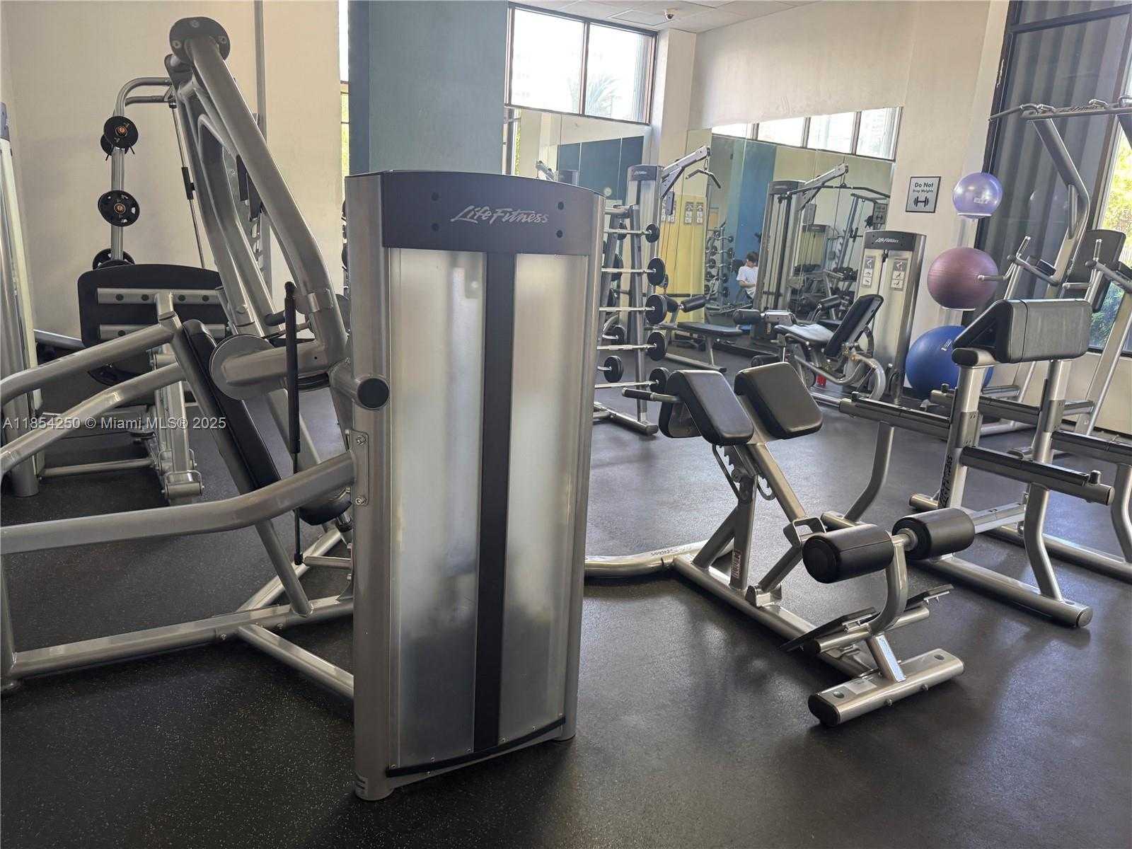 Small Image of 100 BAYVIEW DR #1530, Sunny Isles Beach Number 29
