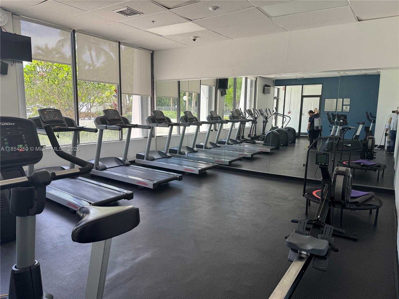 Small Image of 100 BAYVIEW DR #1530, Sunny Isles Beach Number 30