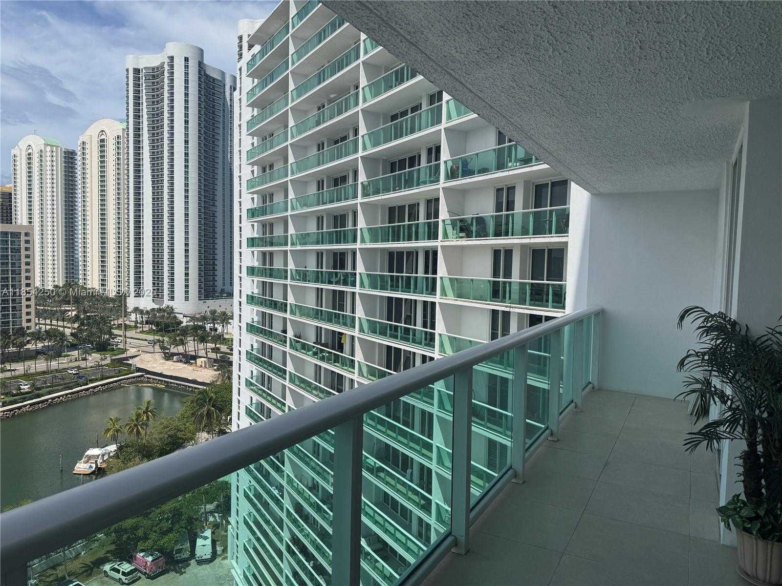 Small Image of 100 BAYVIEW DR #1530, Sunny Isles Beach Number 5