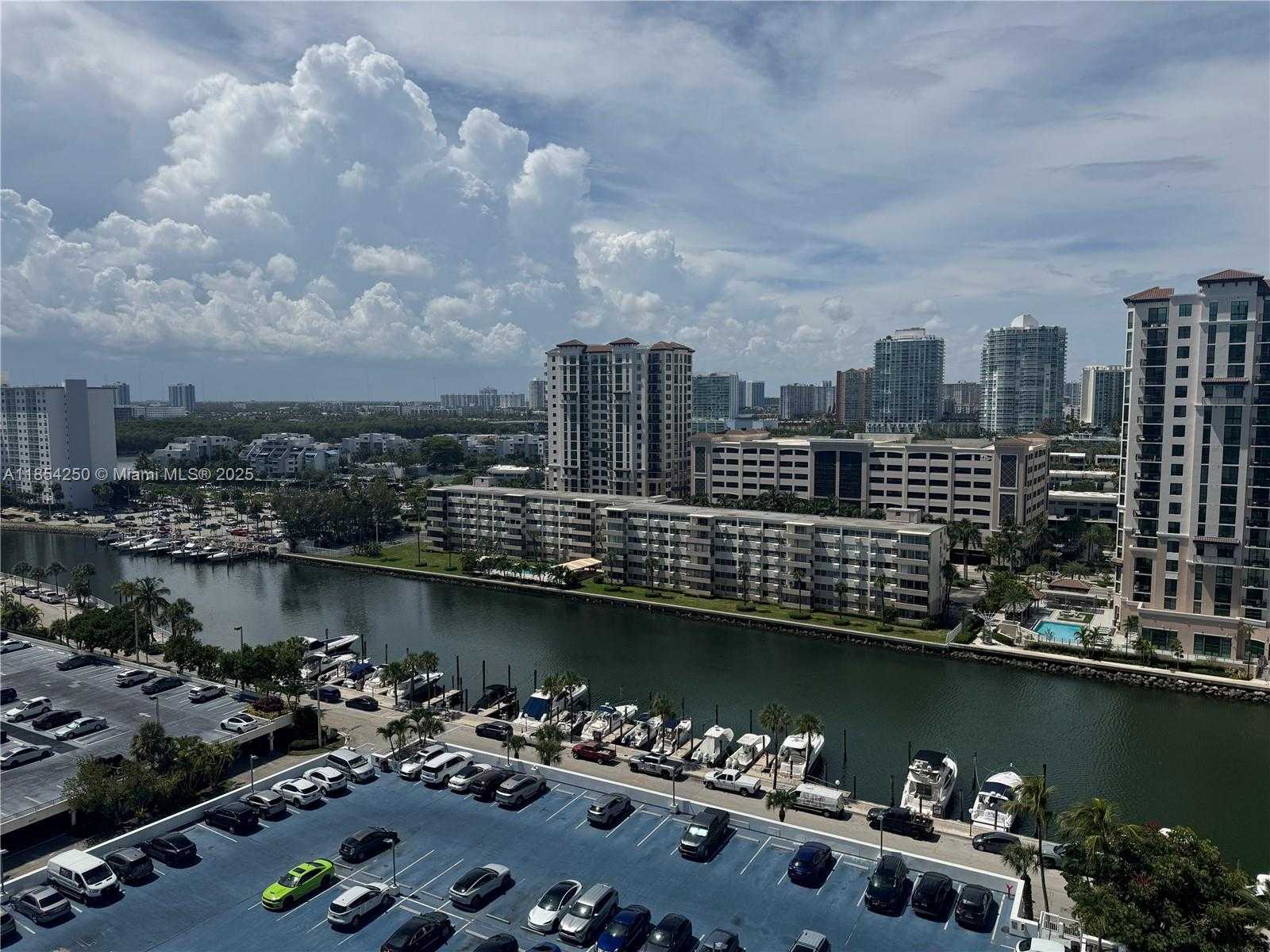 Small Image of 100 BAYVIEW DR #1530, Sunny Isles Beach Number 7