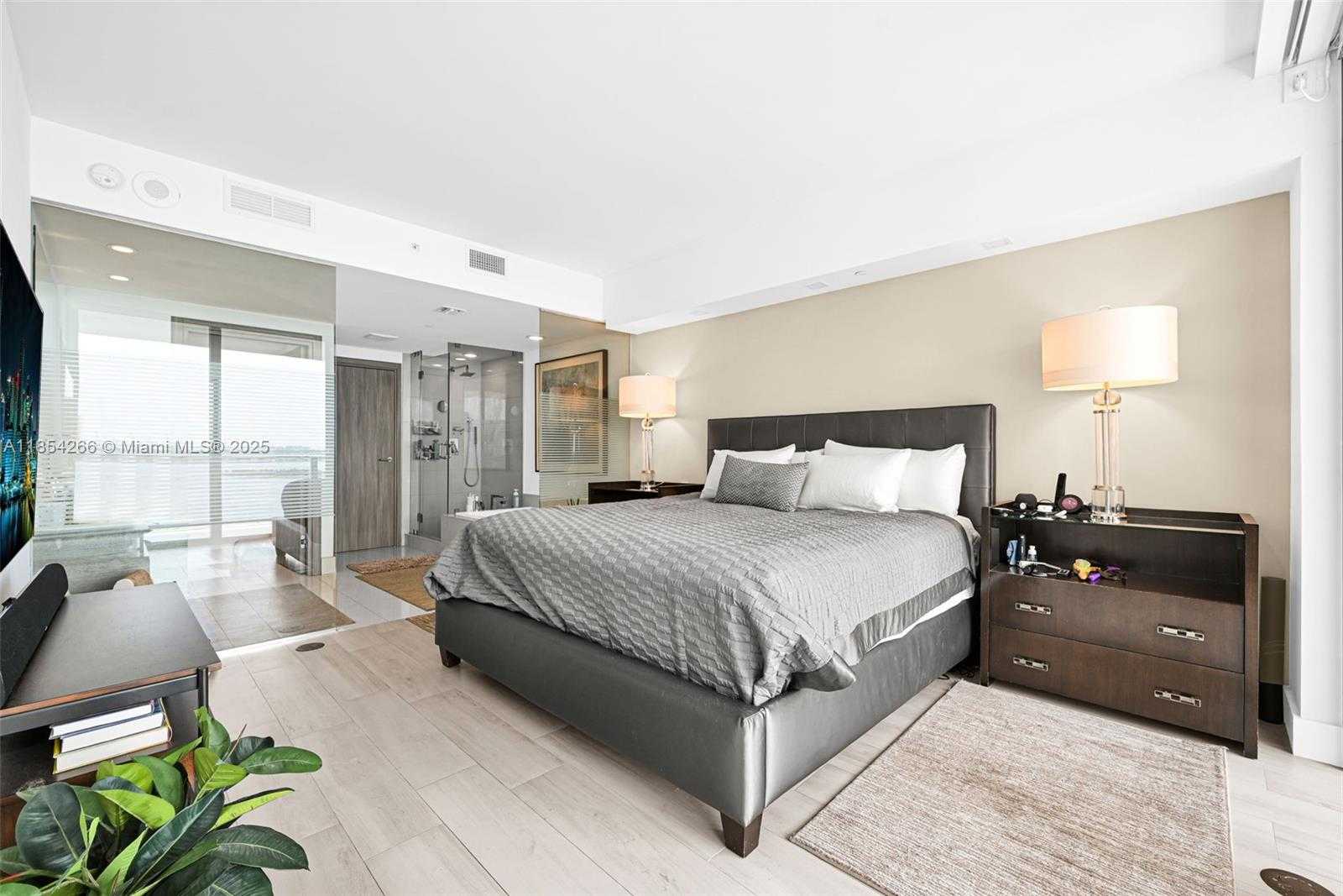 Small Image of 650 NORTH EAST 32ND ST #2201, Miami Number 13
