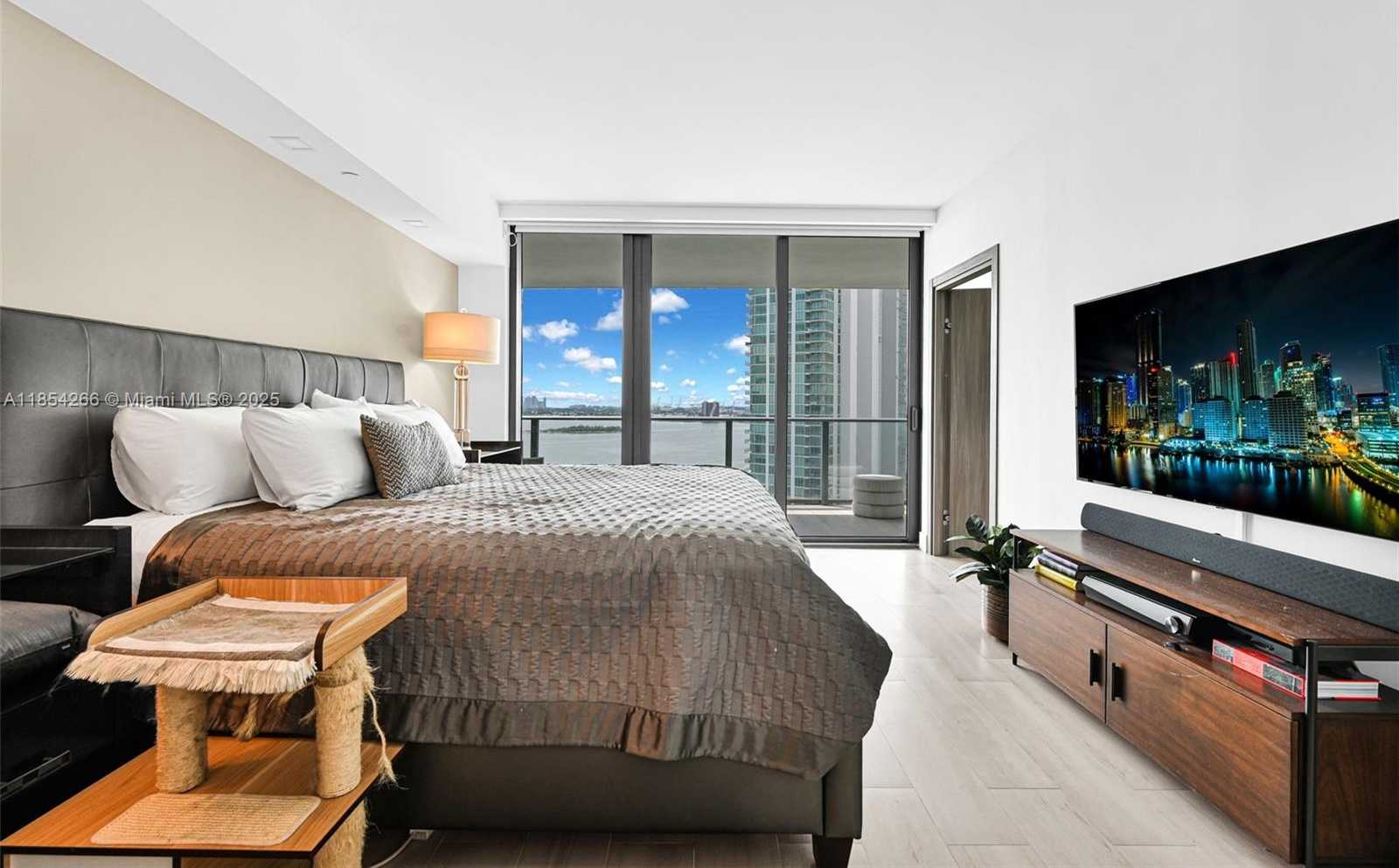 Small Image of 650 NORTH EAST 32ND ST #2201, Miami Number 15