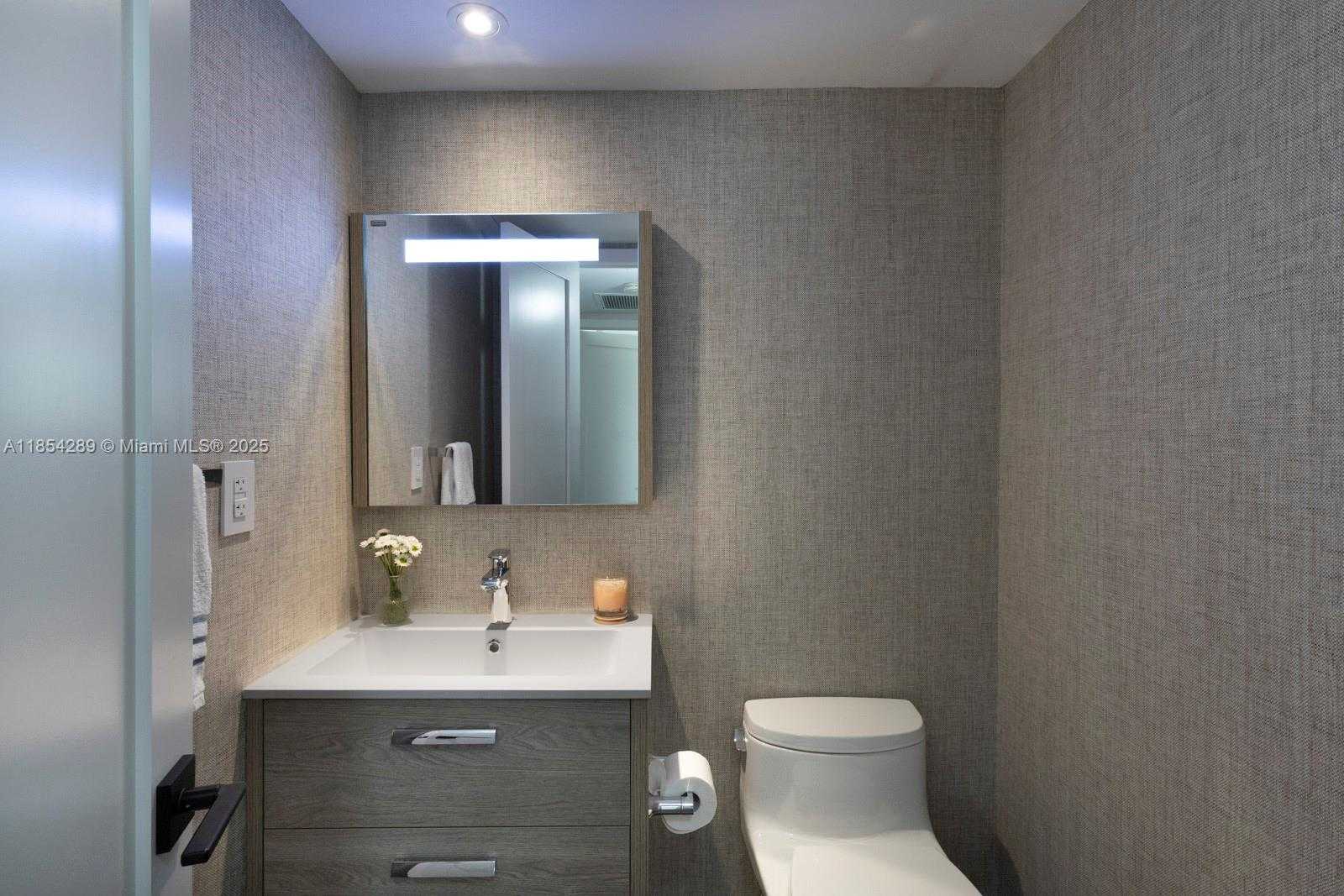 Small Image of 90 EDGEWATER DR #1111, Coral Gables Number 13