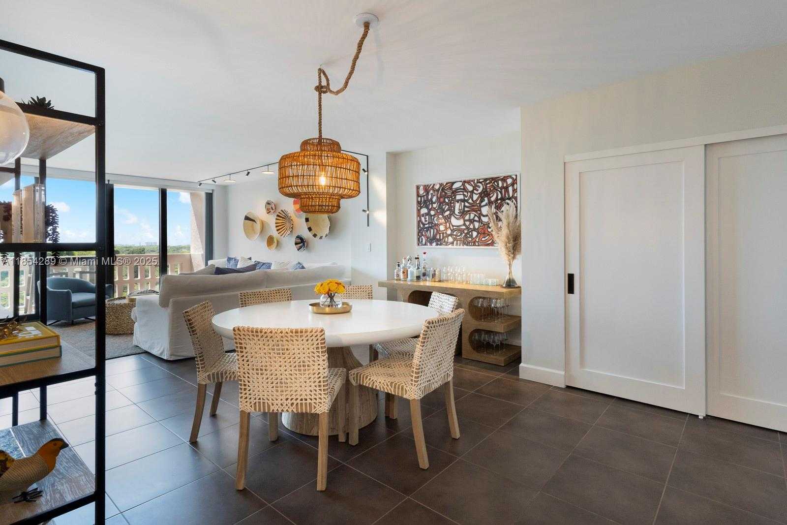Small Image of 90 EDGEWATER DR #1111, Coral Gables Number 3