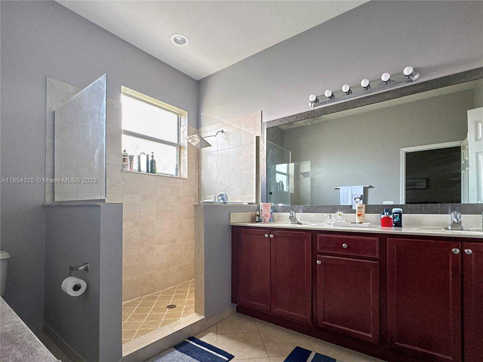 Small Image of 8877 SOUTH WEST 223RD LN, Cutler Bay Number 7