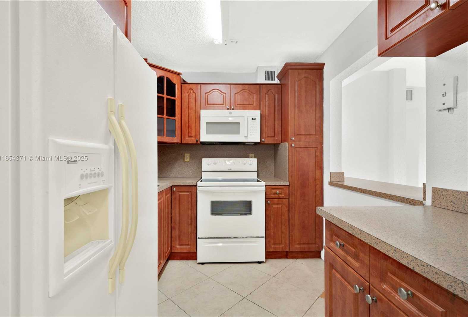 Small Image of 1335 WEST 68TH ST #207, Hialeah Number 12
