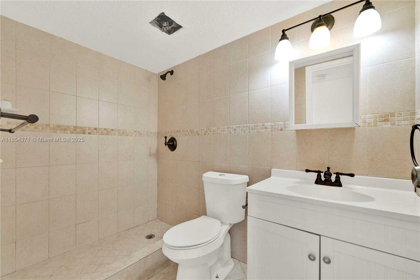 Small Image of 1335 WEST 68TH ST #207, Hialeah Number 13
