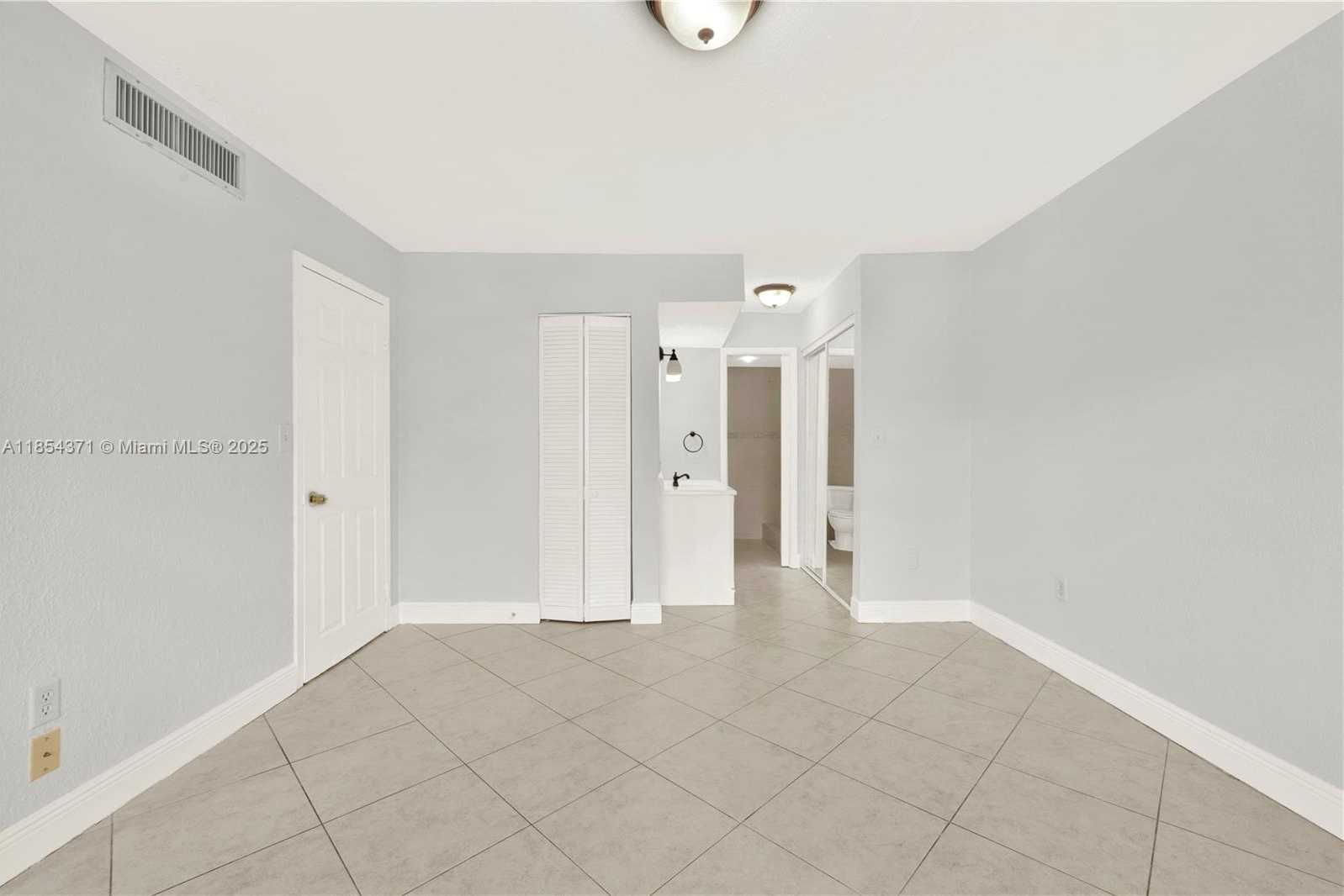 Small Image of 1335 WEST 68TH ST #207, Hialeah Number 19