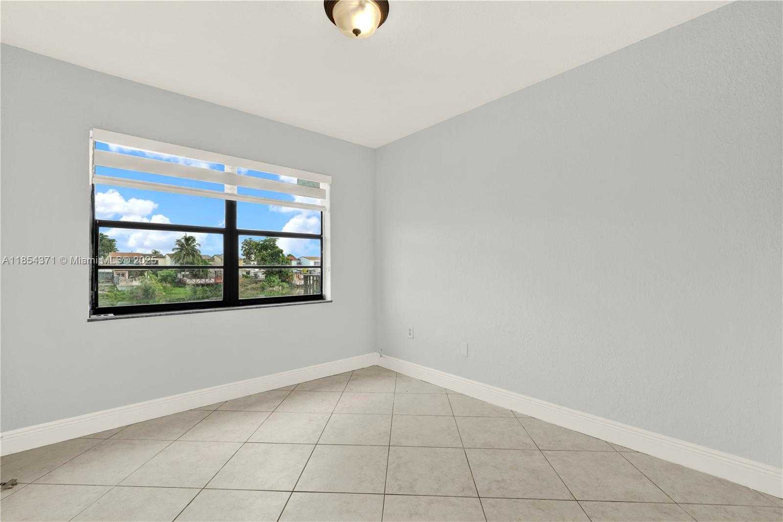 Small Image of 1335 WEST 68TH ST #207, Hialeah Number 24