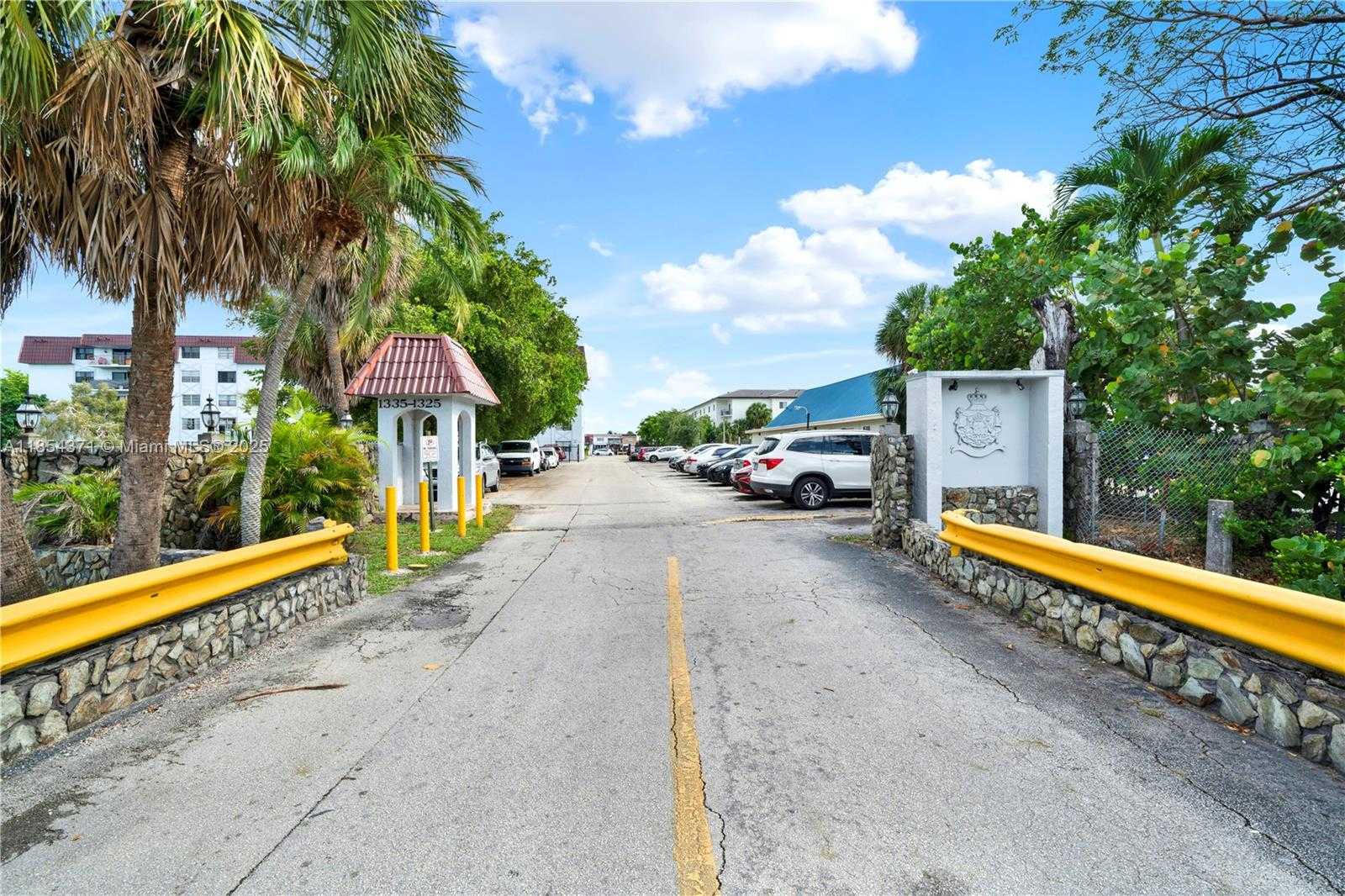 Small Image of 1335 WEST 68TH ST #207, Hialeah Number 31